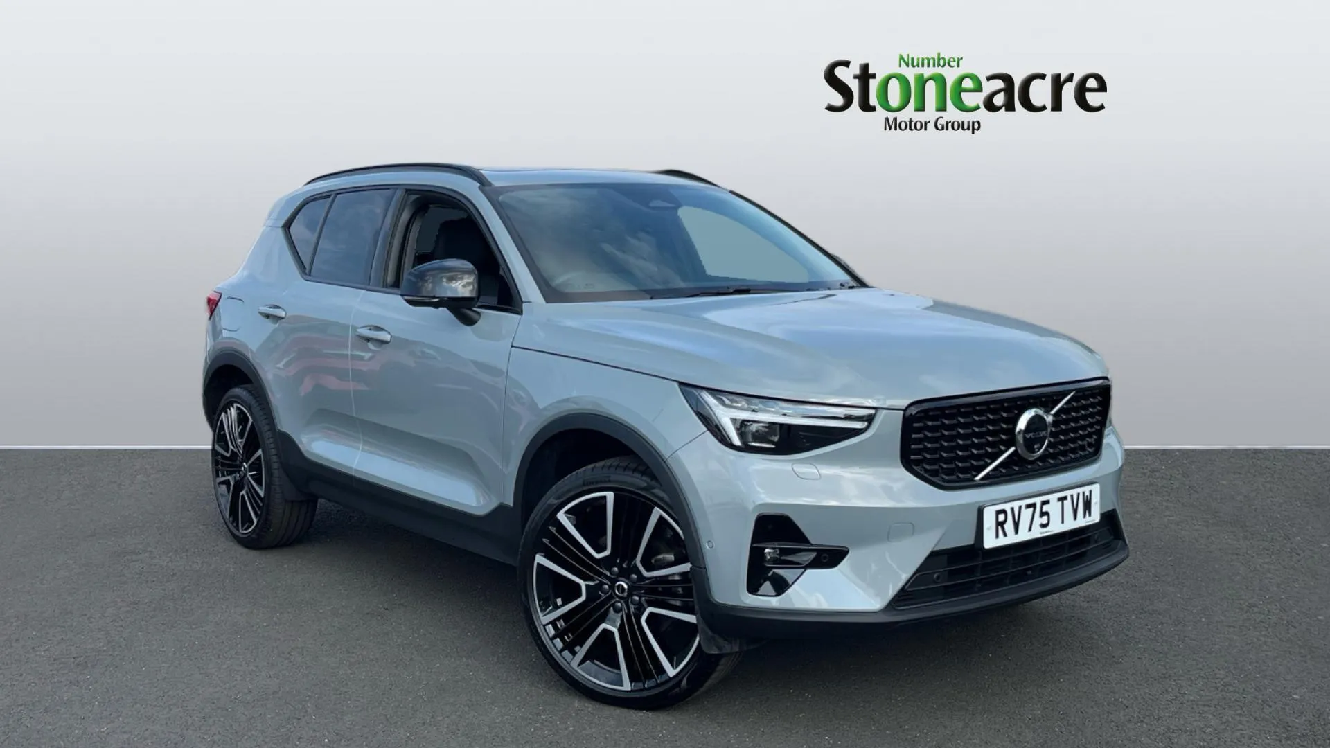 Volvo XC40 listing photo
