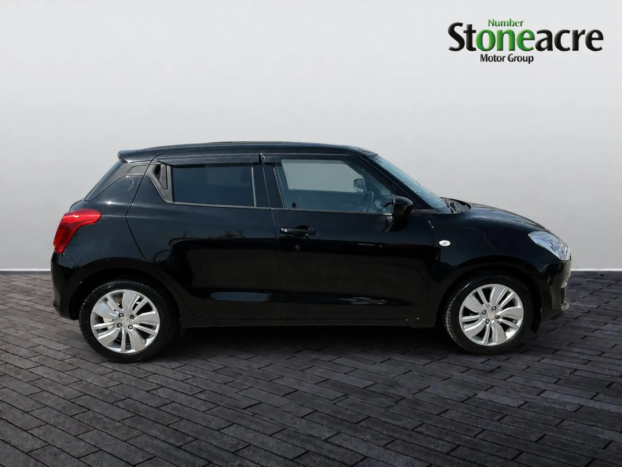 Suzuki Swift Image 2