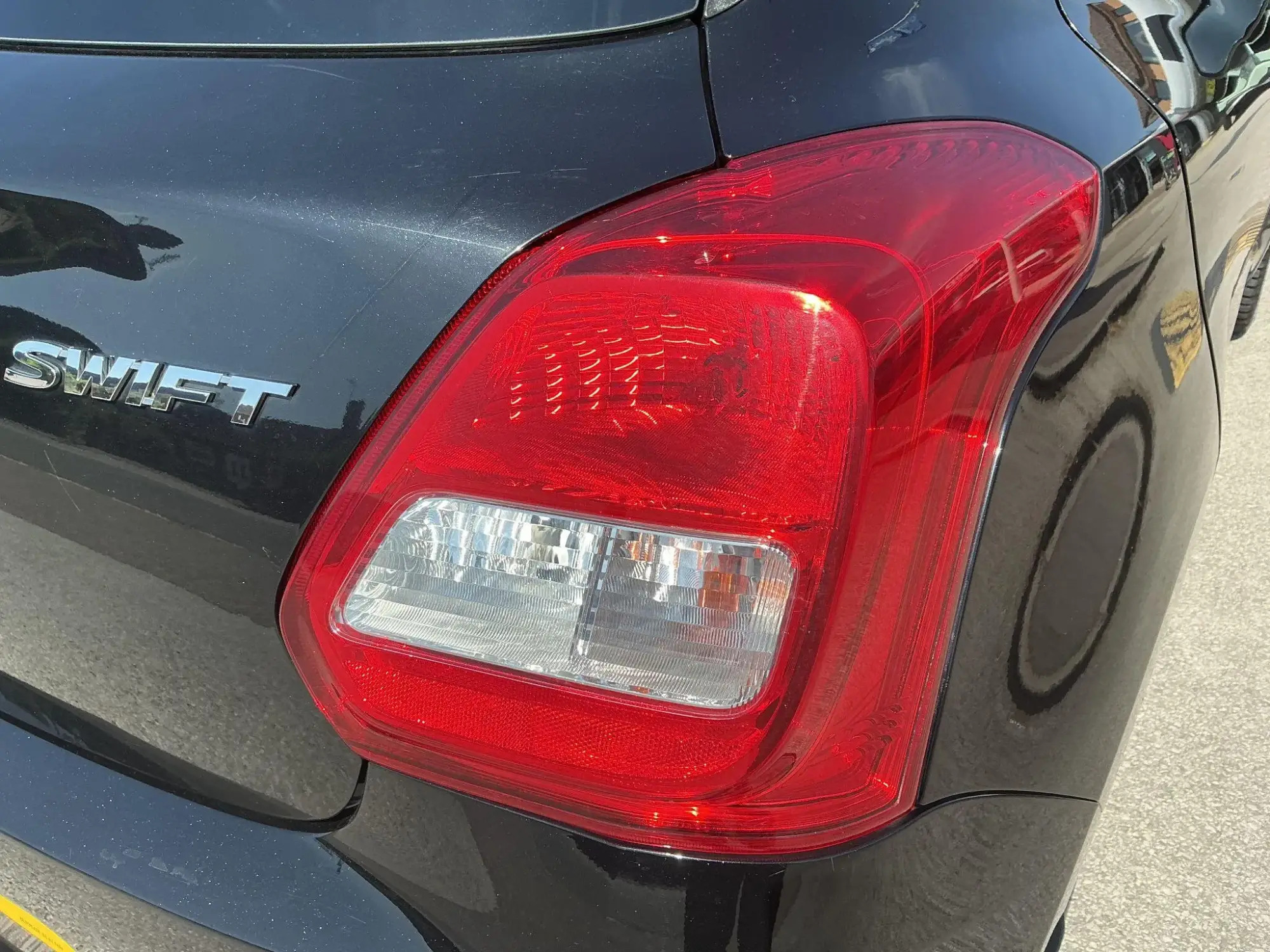 Suzuki Swift Image 12