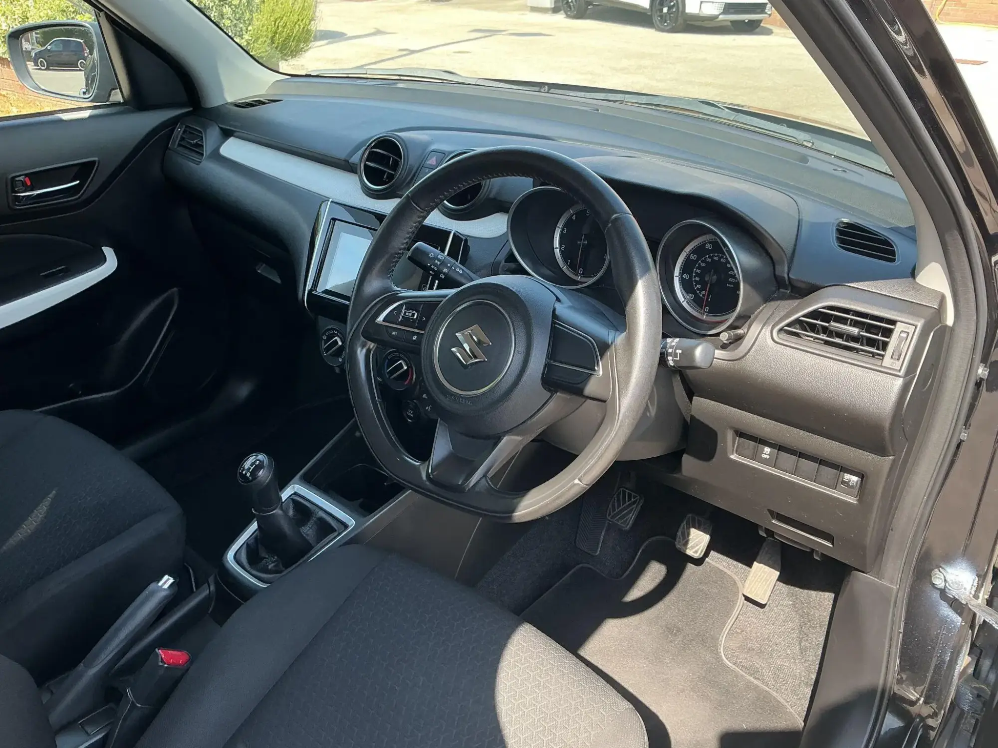 Suzuki Swift Image 13