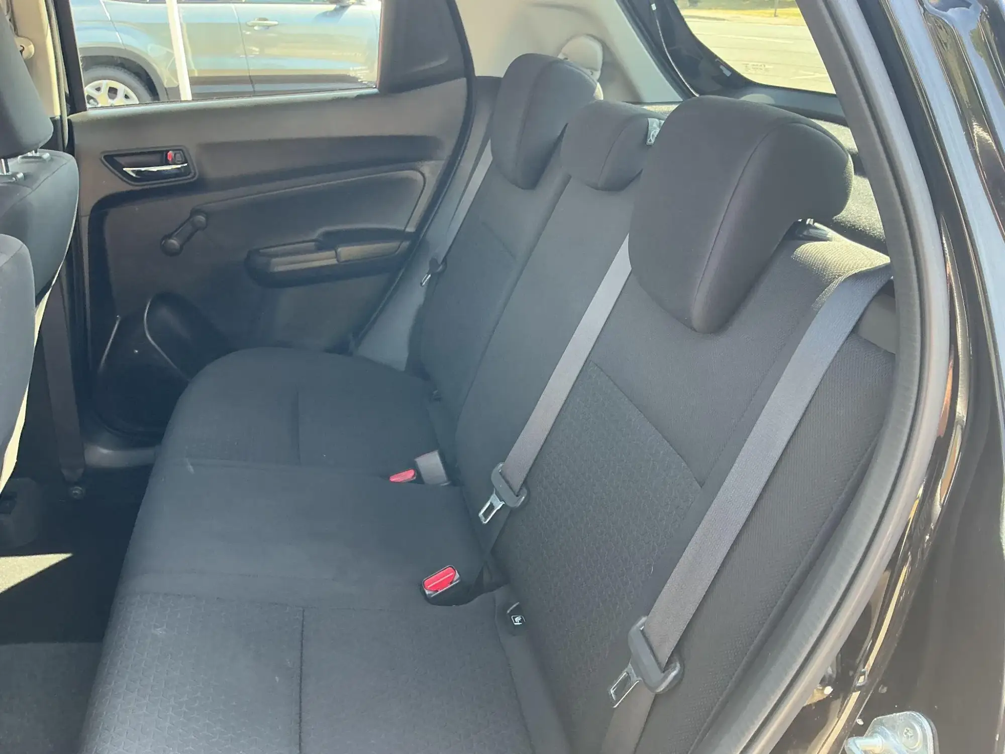Suzuki Swift Image 16