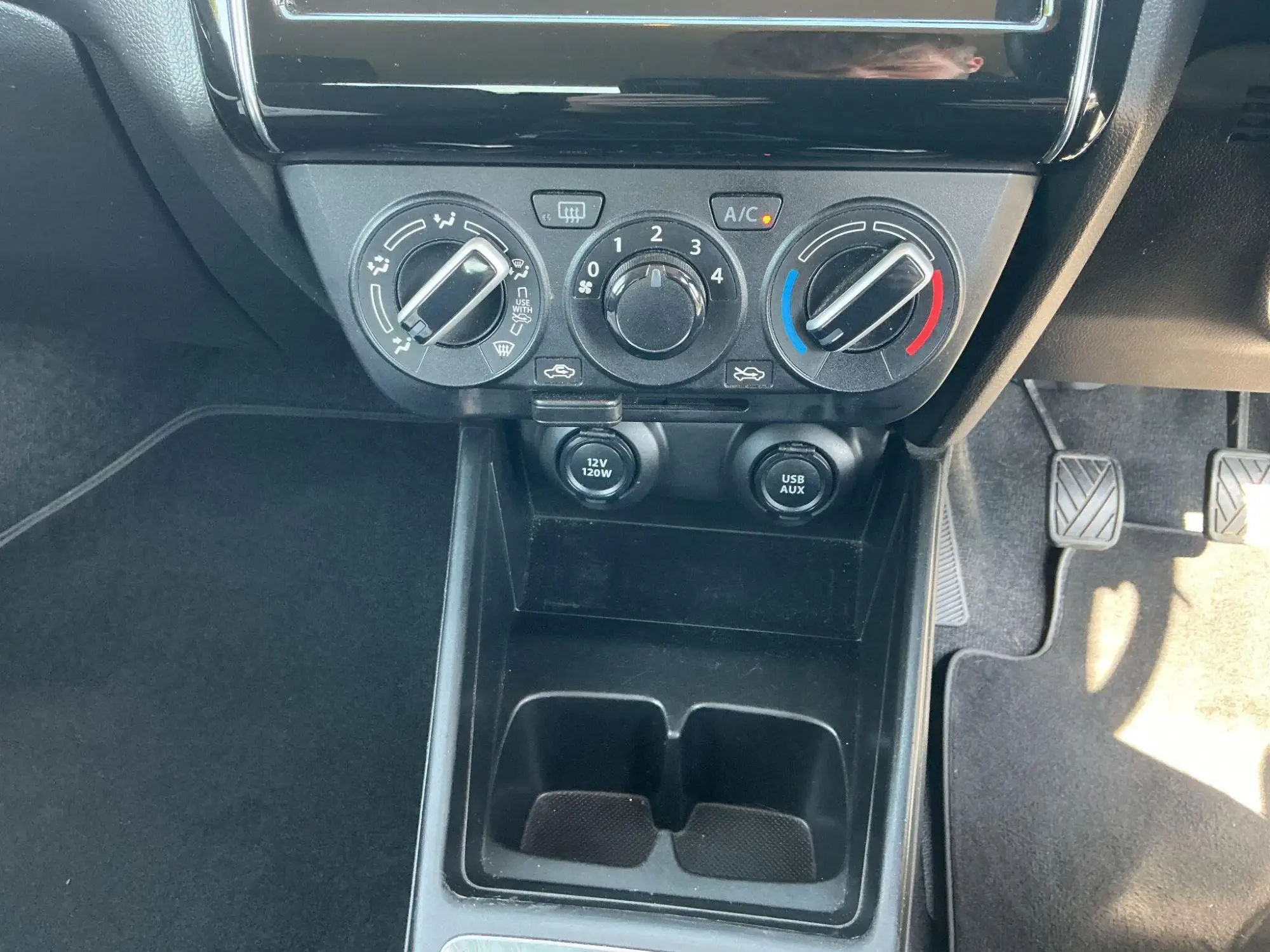 Suzuki Swift Image 26