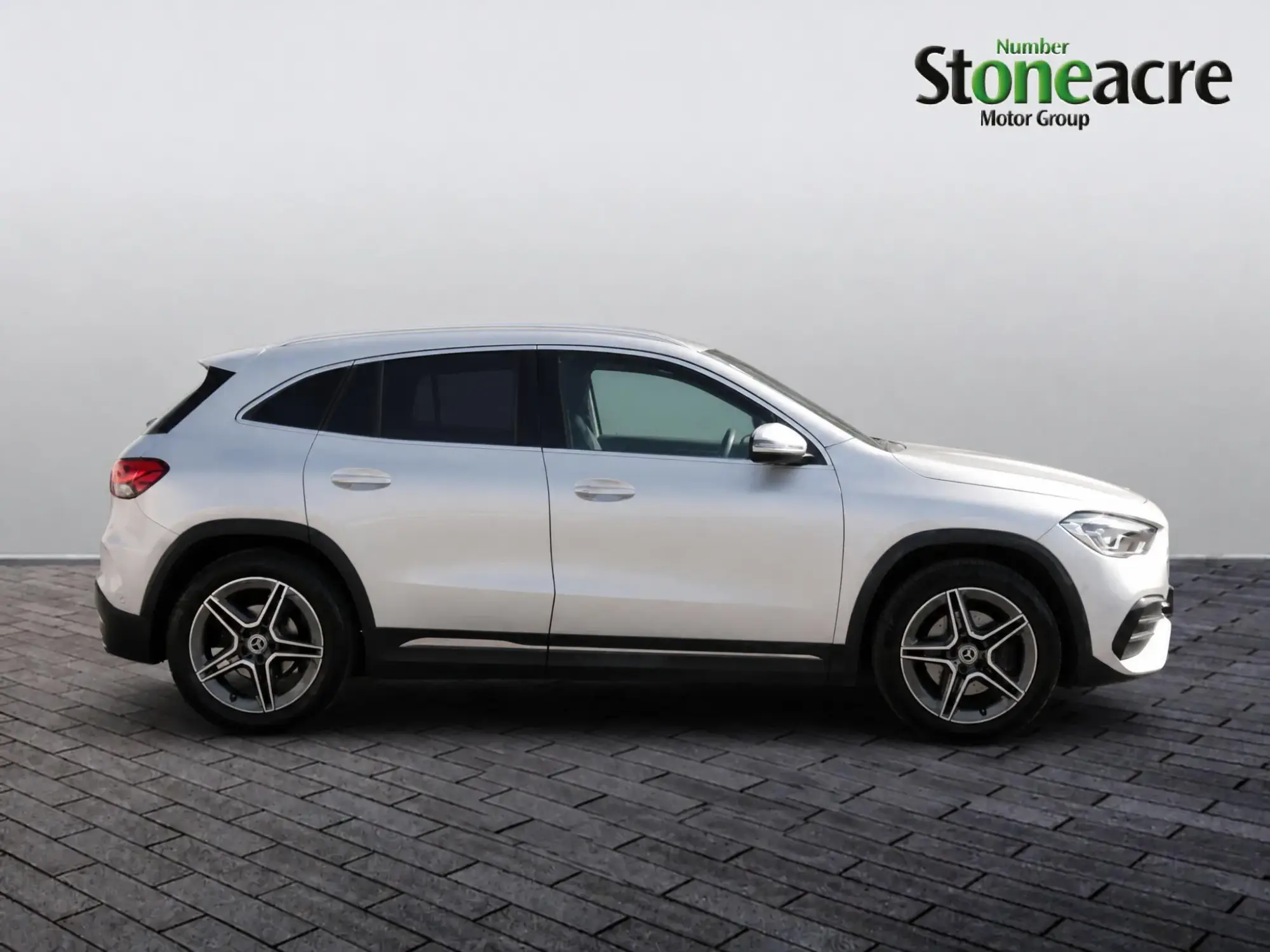 Mercedes-Benz GLA Image 2 Mercedes-Benz GLA Image 2