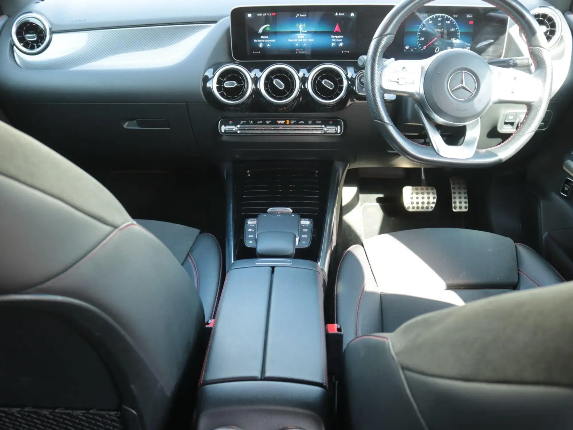 Mercedes-Benz GLA Image 16 Mercedes-Benz GLA Image 16