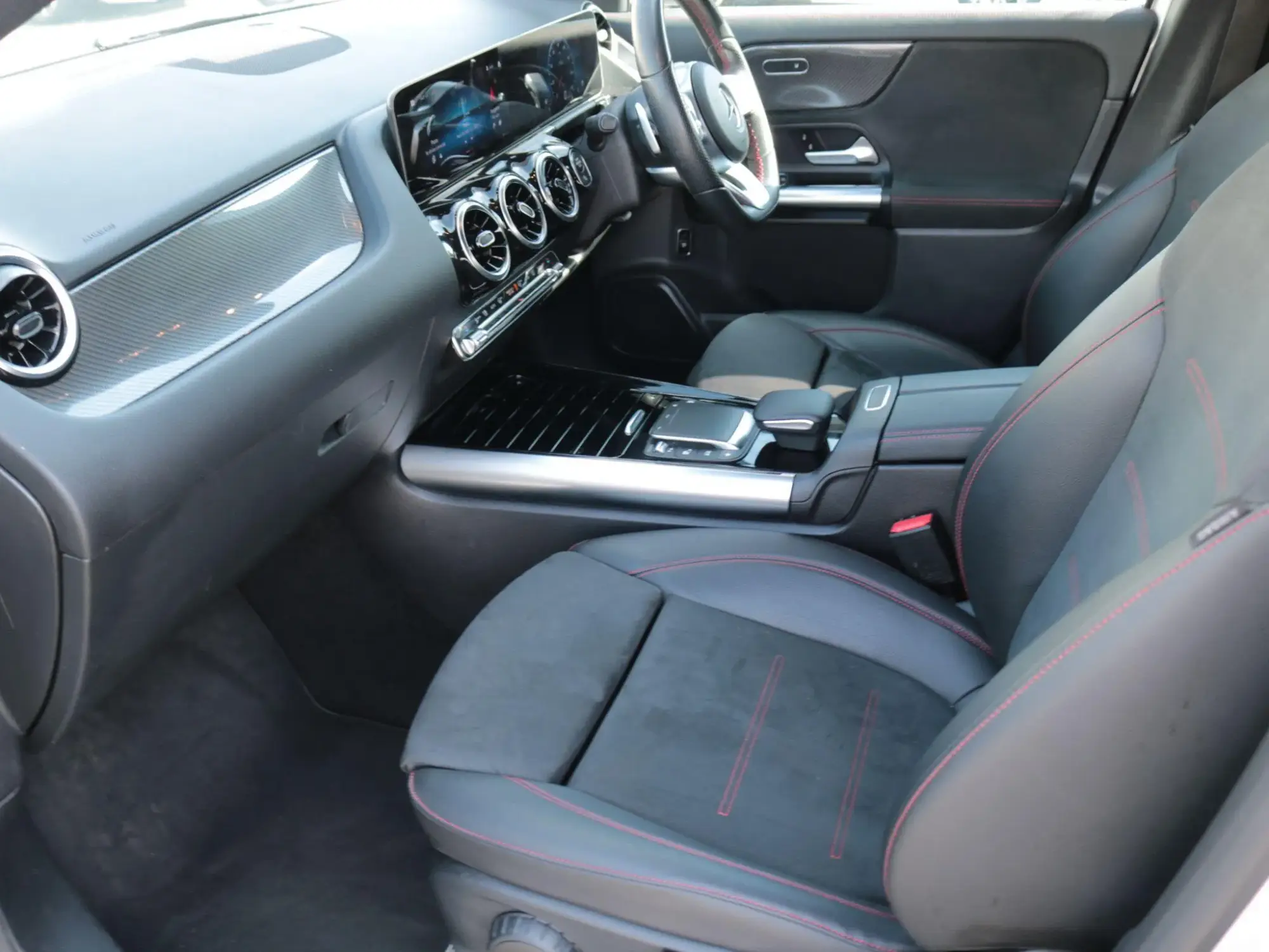 Mercedes-Benz GLA Image 17 Mercedes-Benz GLA Image 17