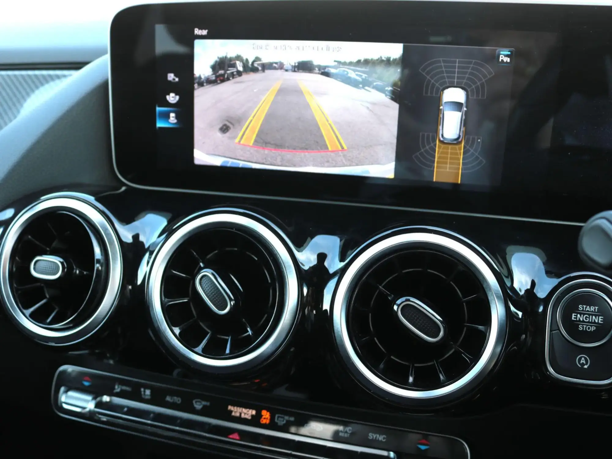 Mercedes-Benz GLA Image 21 Mercedes-Benz GLA Image 21