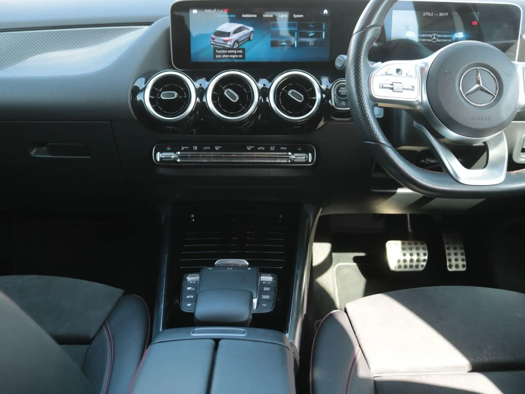 Mercedes-Benz GLA Image 24 Mercedes-Benz GLA Image 24