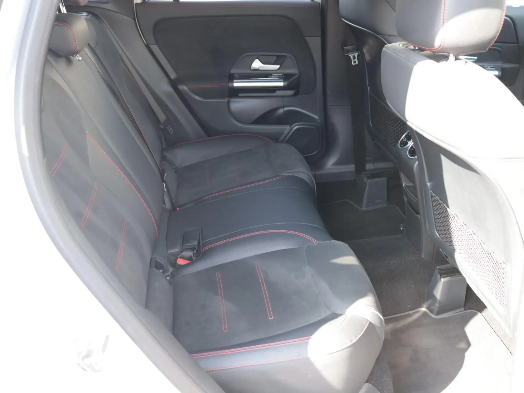 Mercedes-Benz GLA Image 25 Mercedes-Benz GLA Image 25