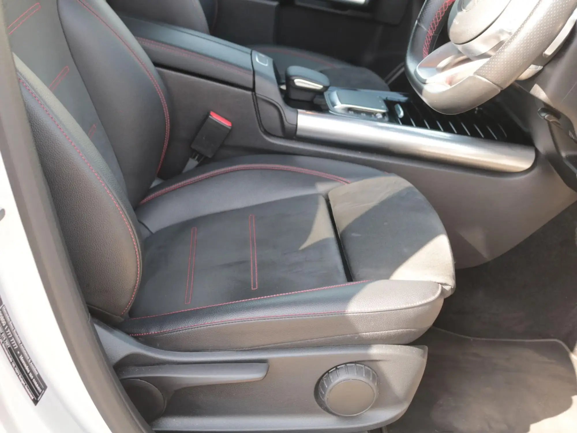 Mercedes-Benz GLA Image 27 Mercedes-Benz GLA Image 27