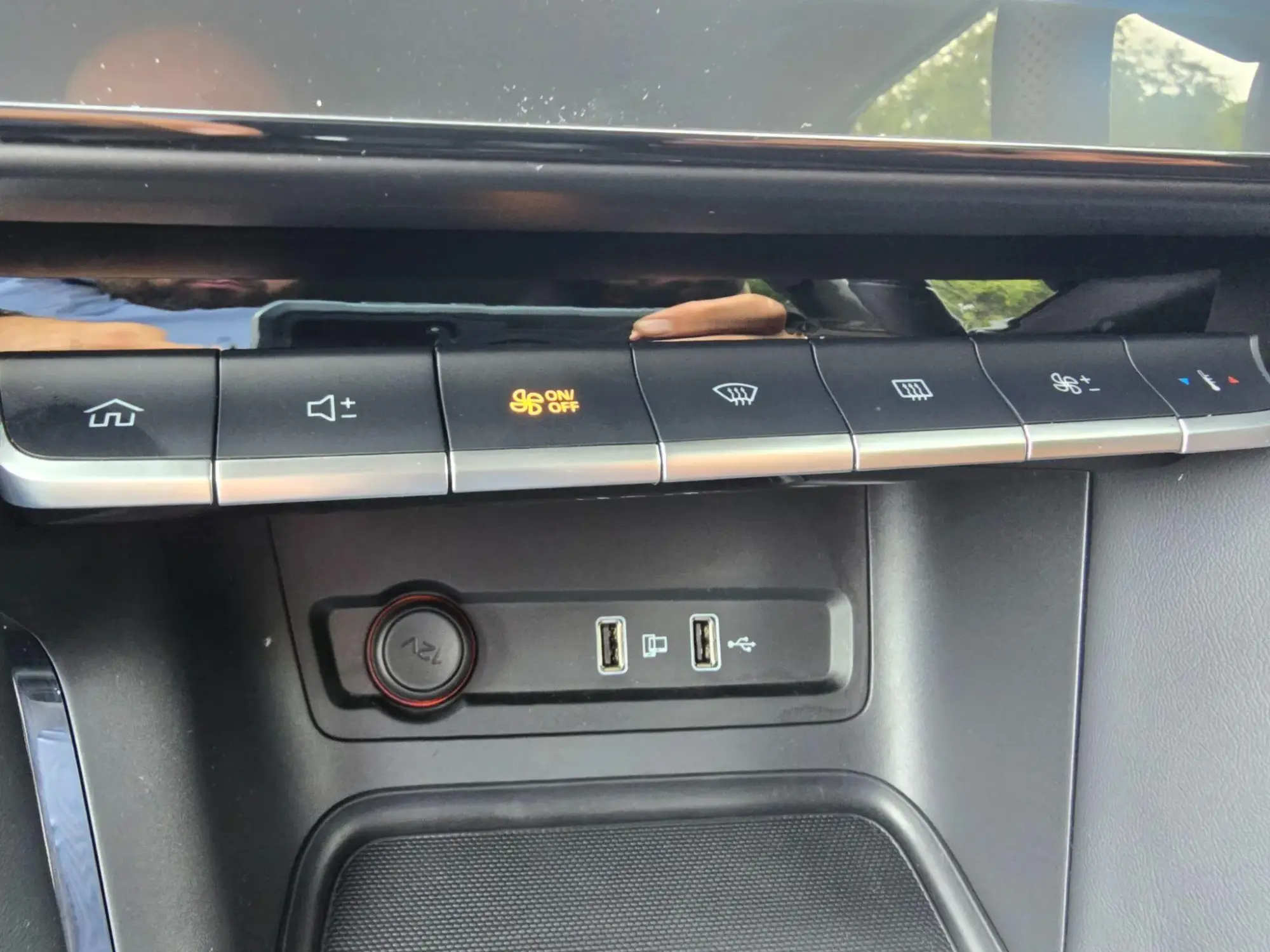 MG ZS Image 18