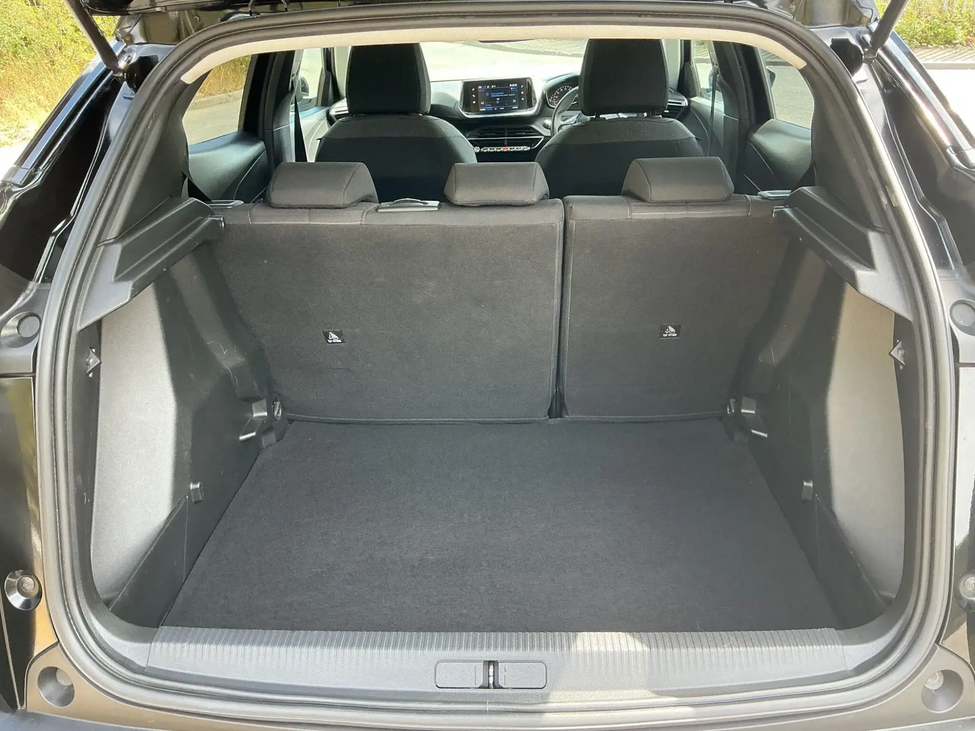 Peugeot 2008 Image 9