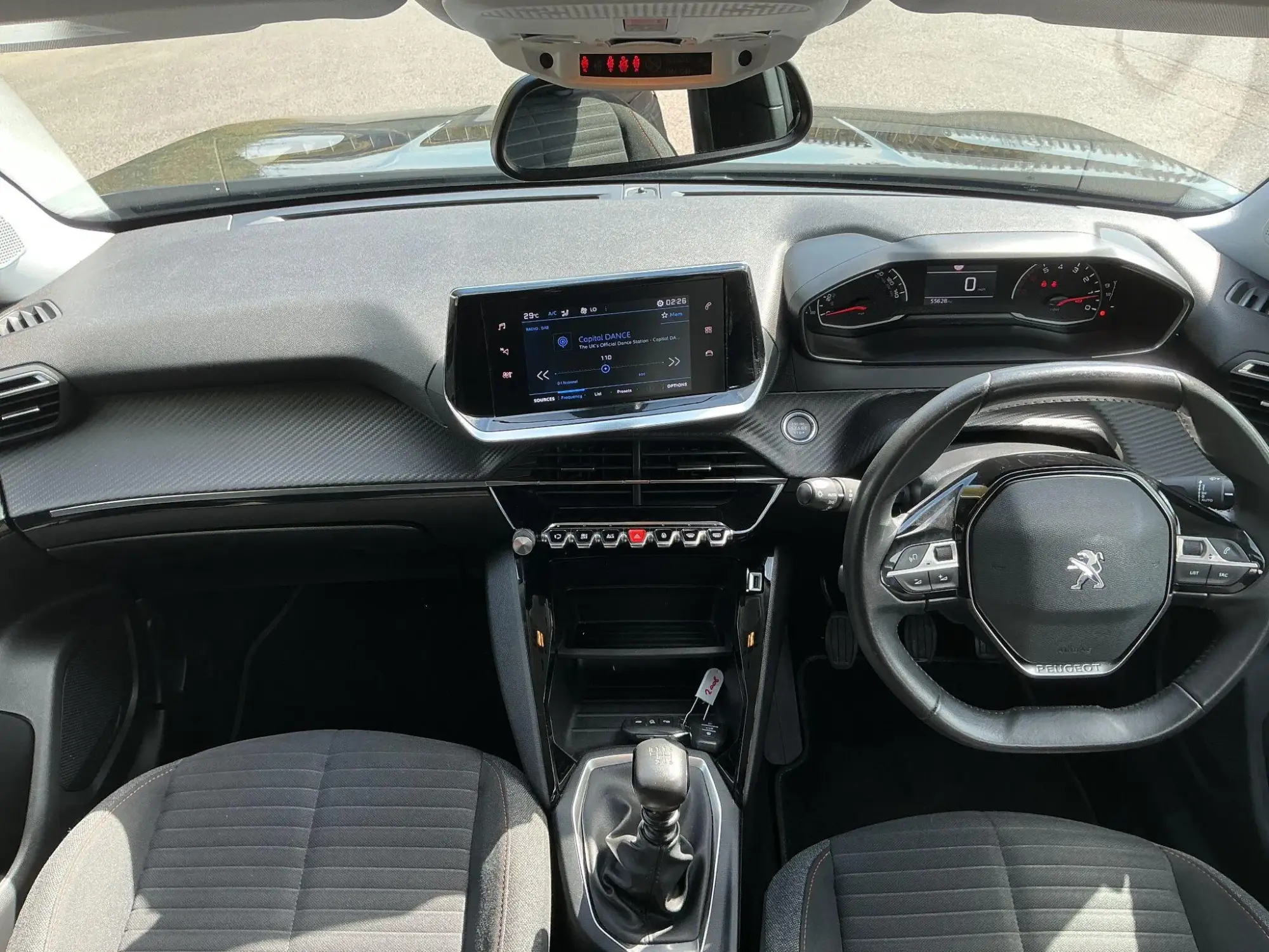 Peugeot 2008 Image 11