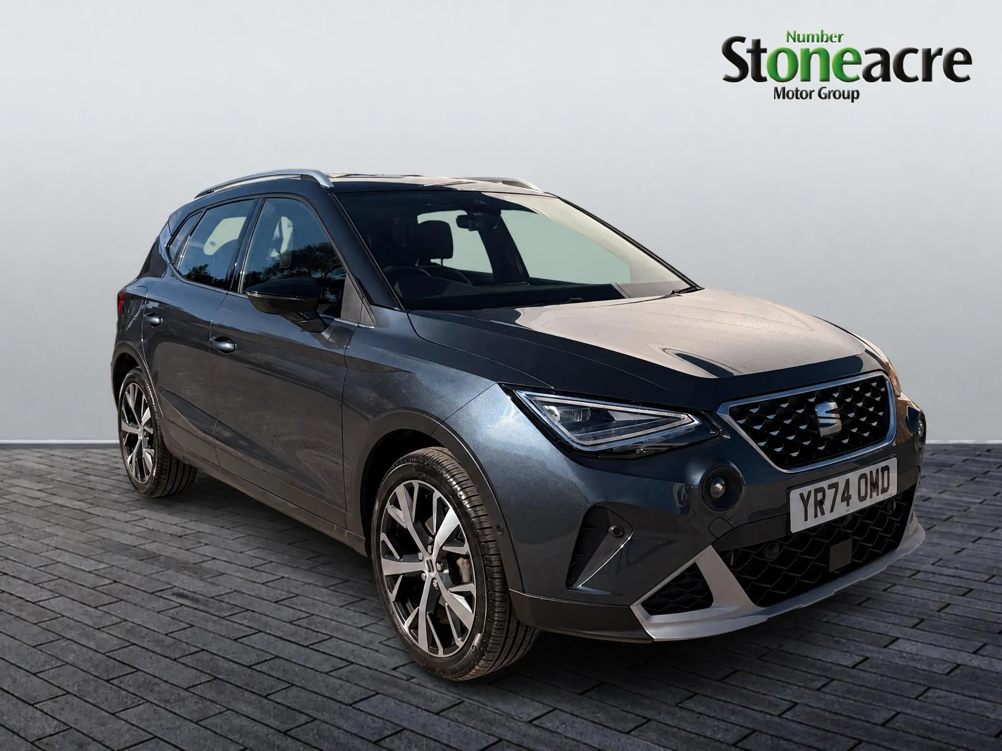 SEAT Arona listing photo