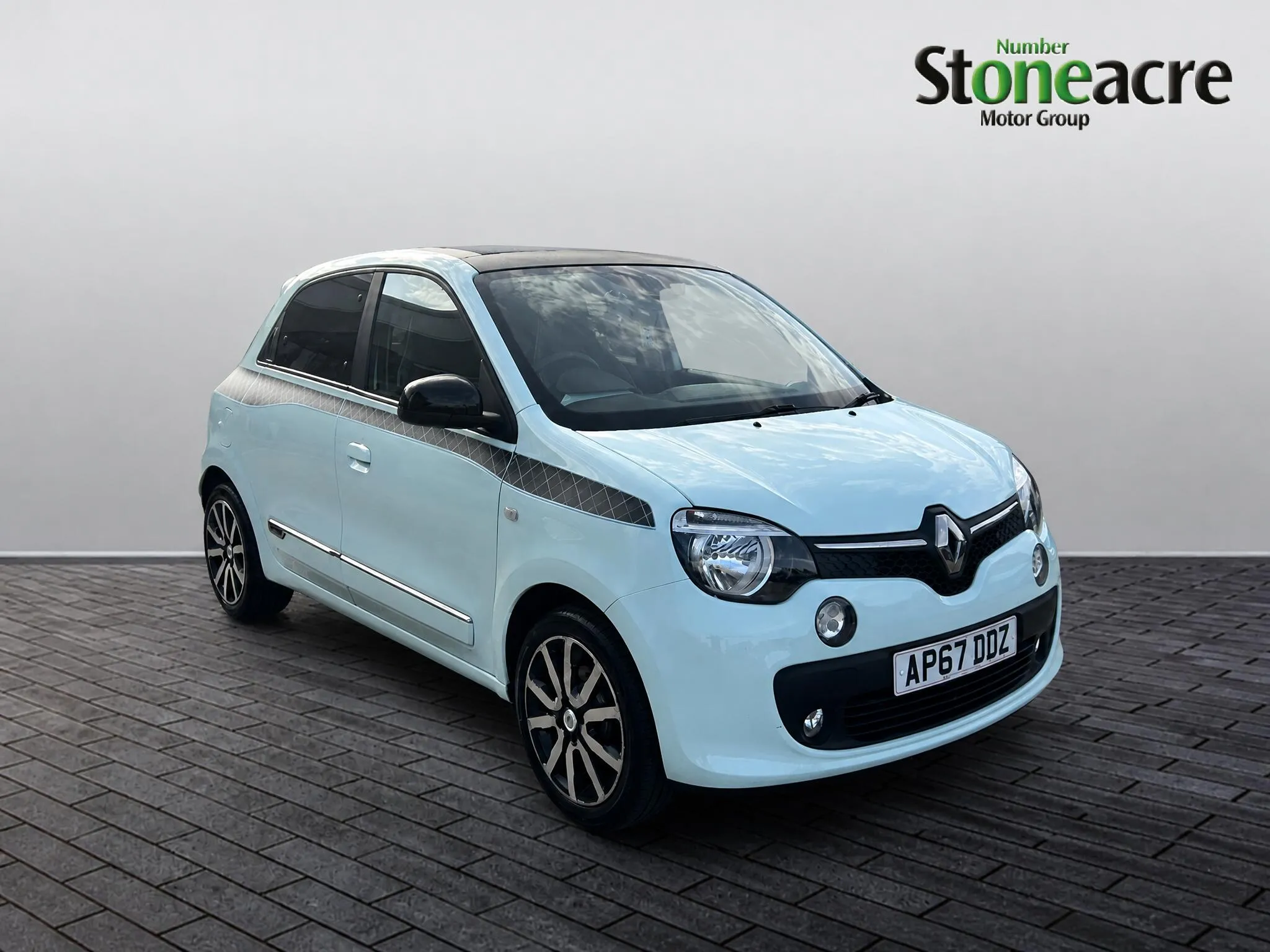 Renault Twingo listing photo