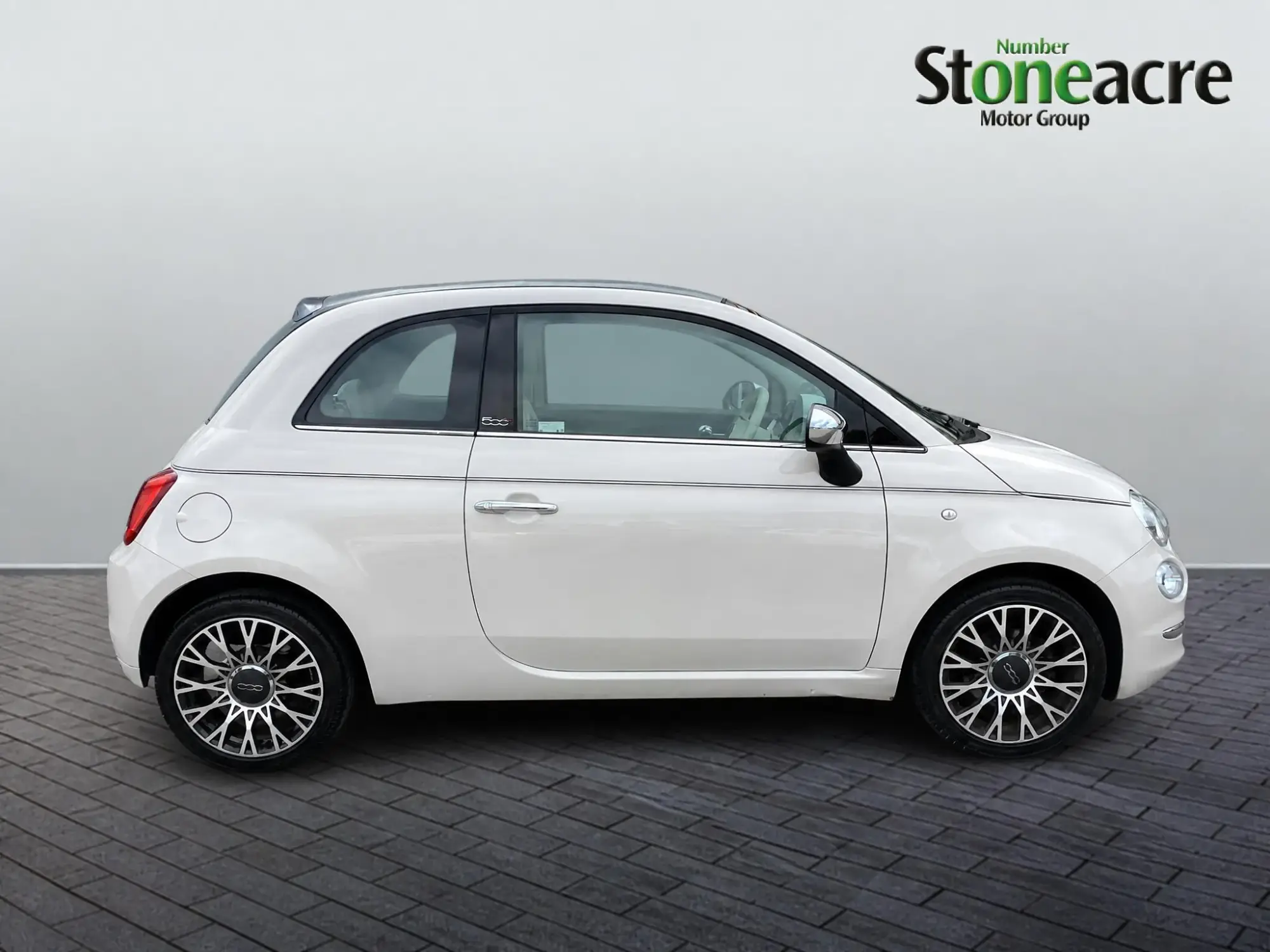 Fiat 500c 1.2 Collezione Euro 6 (s/s) 2dr A18OAV Image 2 Fiat 500c 1.2 Collezione Euro 6 (s/s) 2dr A18OAV Image 2