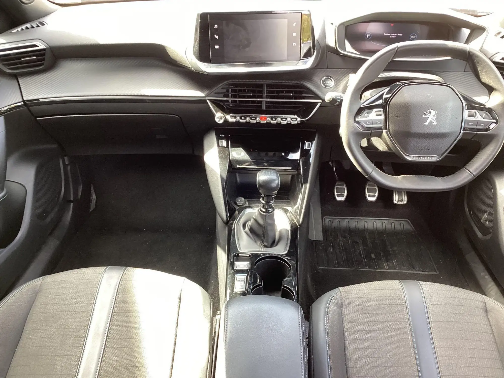 Peugeot 2008 Image 9
