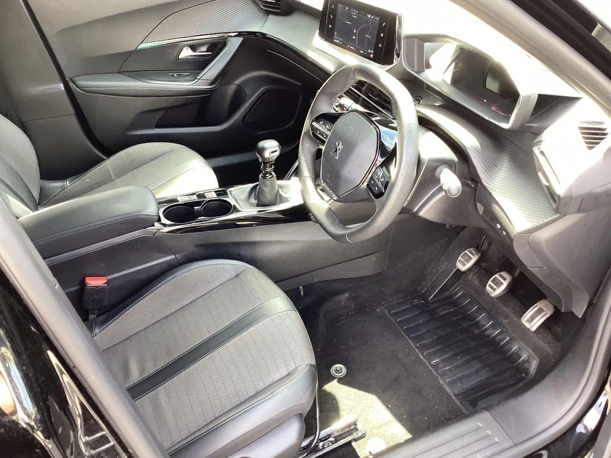 Peugeot 2008 Image 10