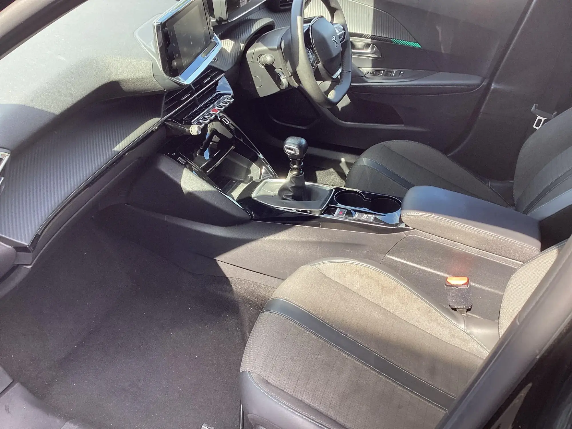 Peugeot 2008 Image 11