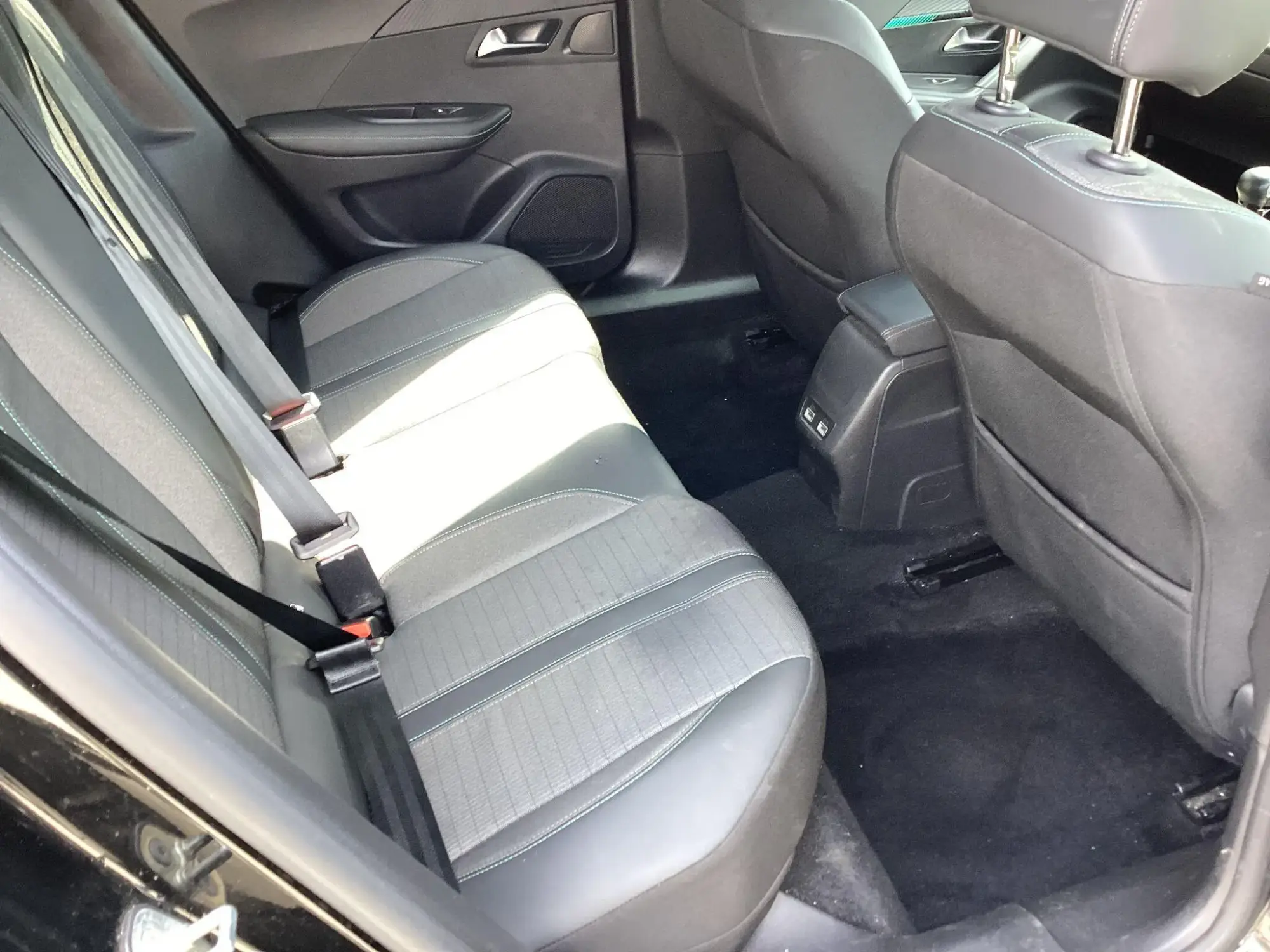 Peugeot 2008 Image 12