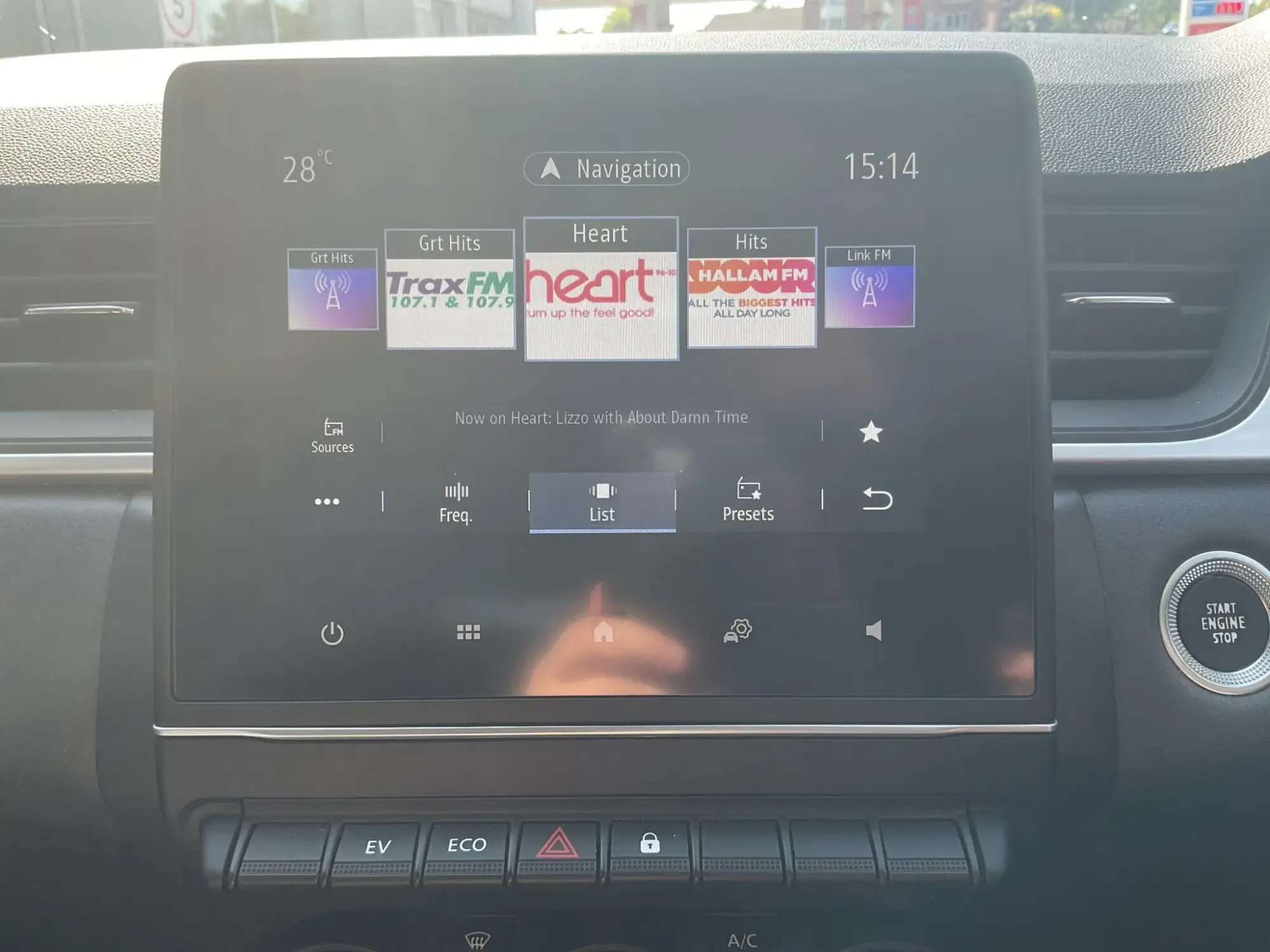 Renault Captur E-Tech Image 16 Renault Captur E-Tech Image 16