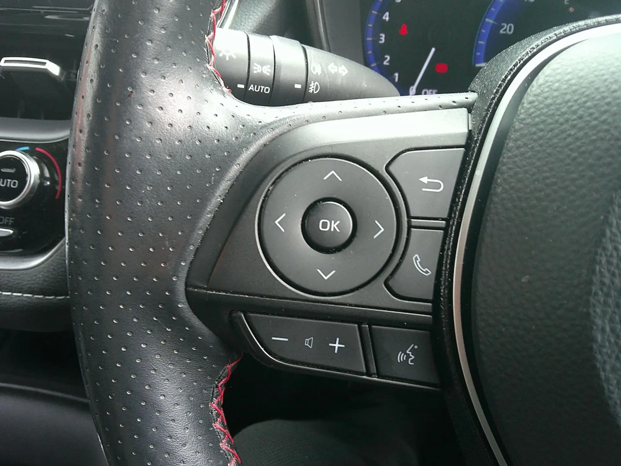 Toyota Corolla Hatchback Image 16