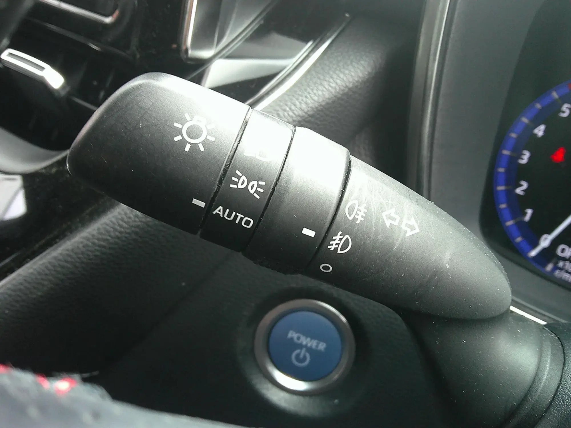 Toyota Corolla Hatchback Image 18