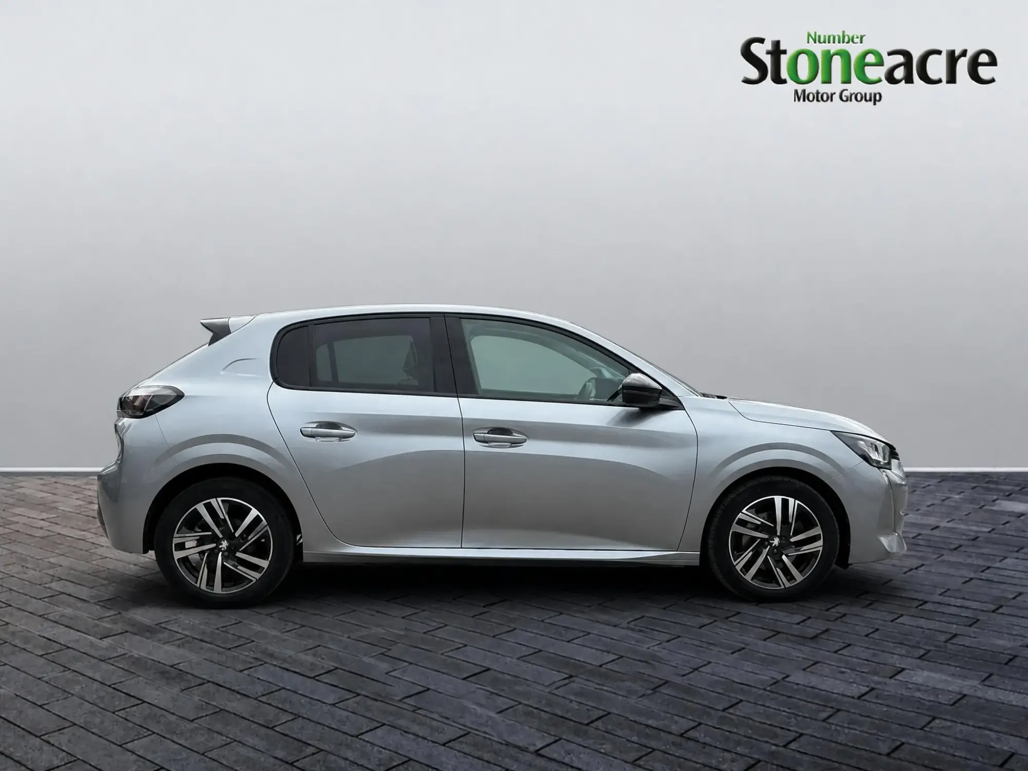 Peugeot 208 Image 8 Peugeot 208 Image 8