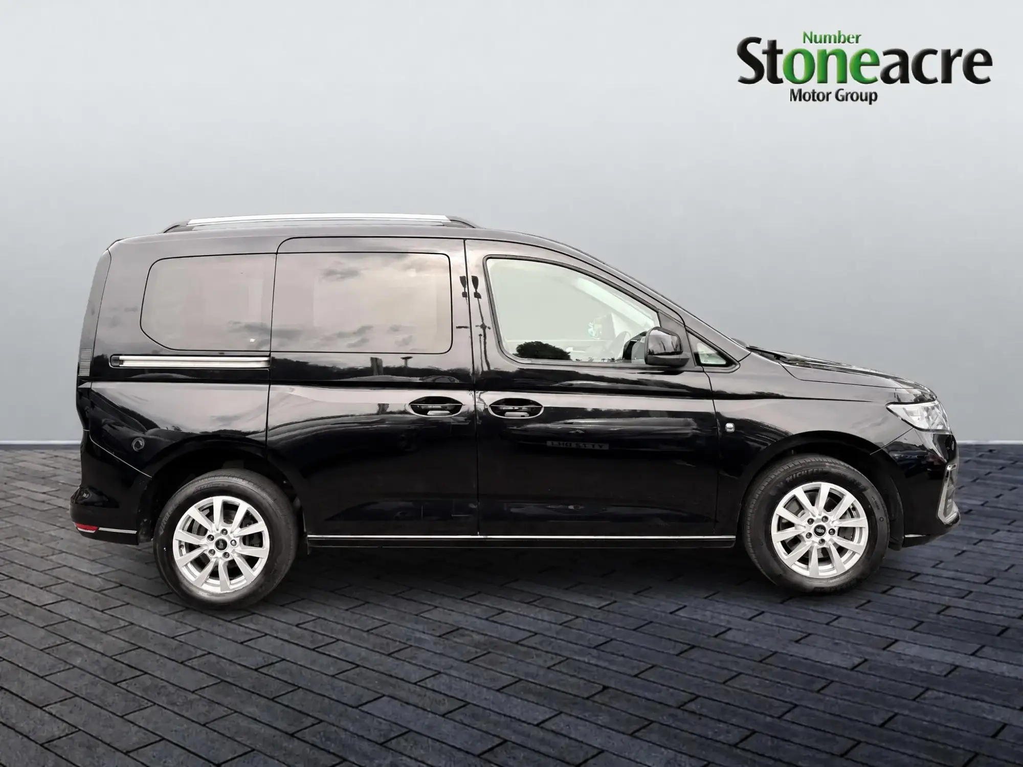 Ford Tourneo Connect Image 2 Ford Tourneo Connect Image 2