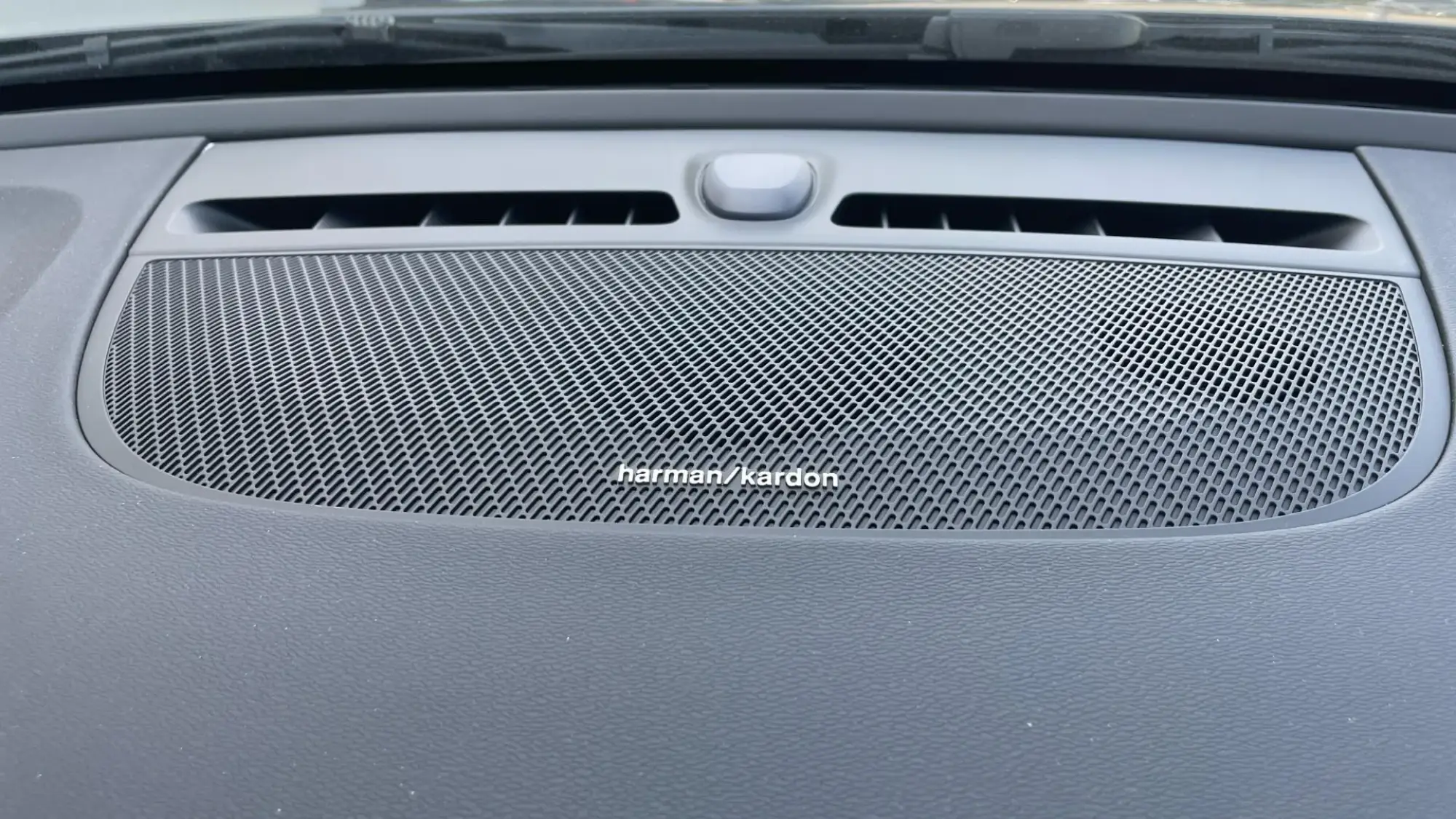 Volvo EX40 Image 23