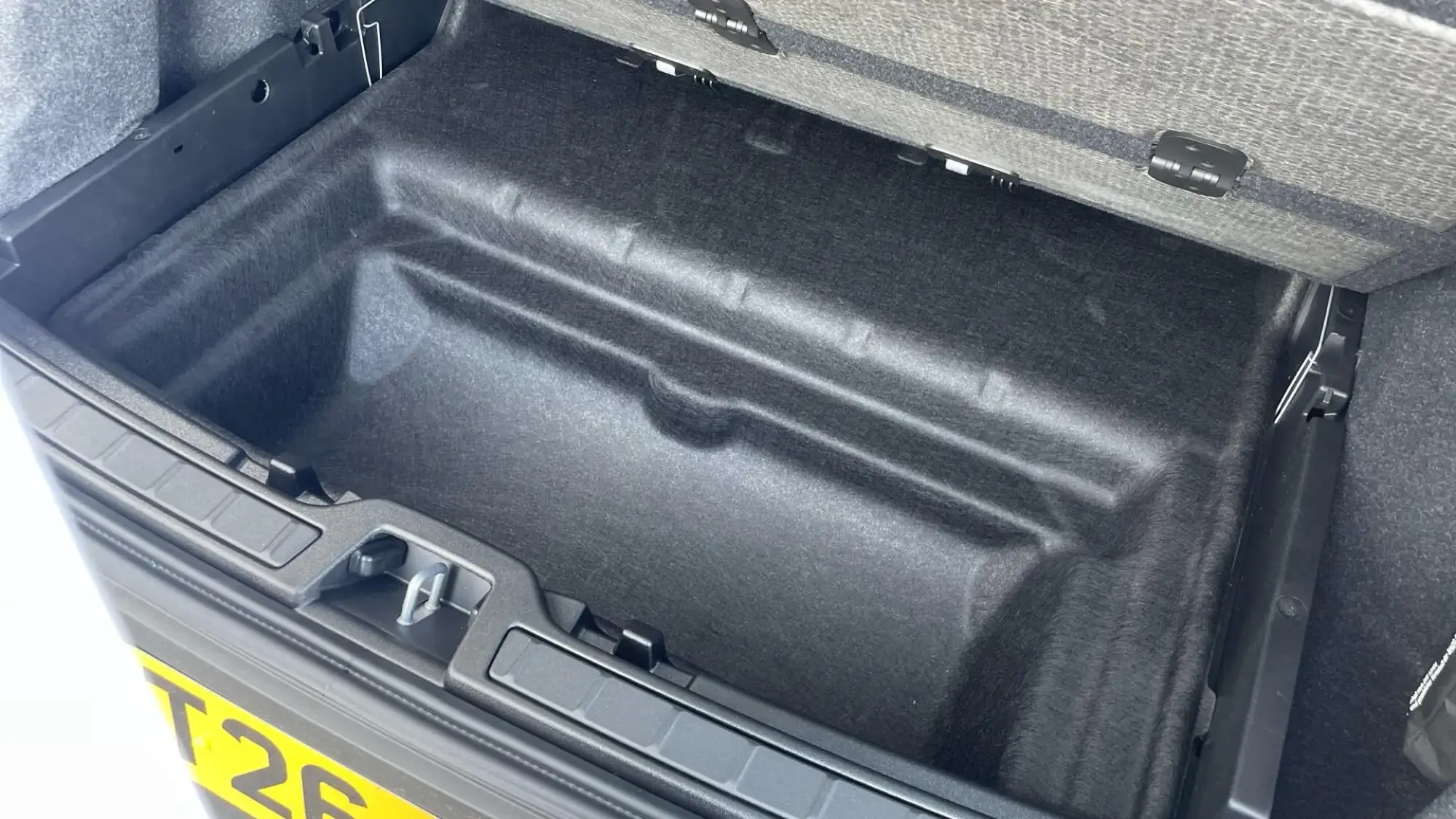 Volvo EX40 Image 32