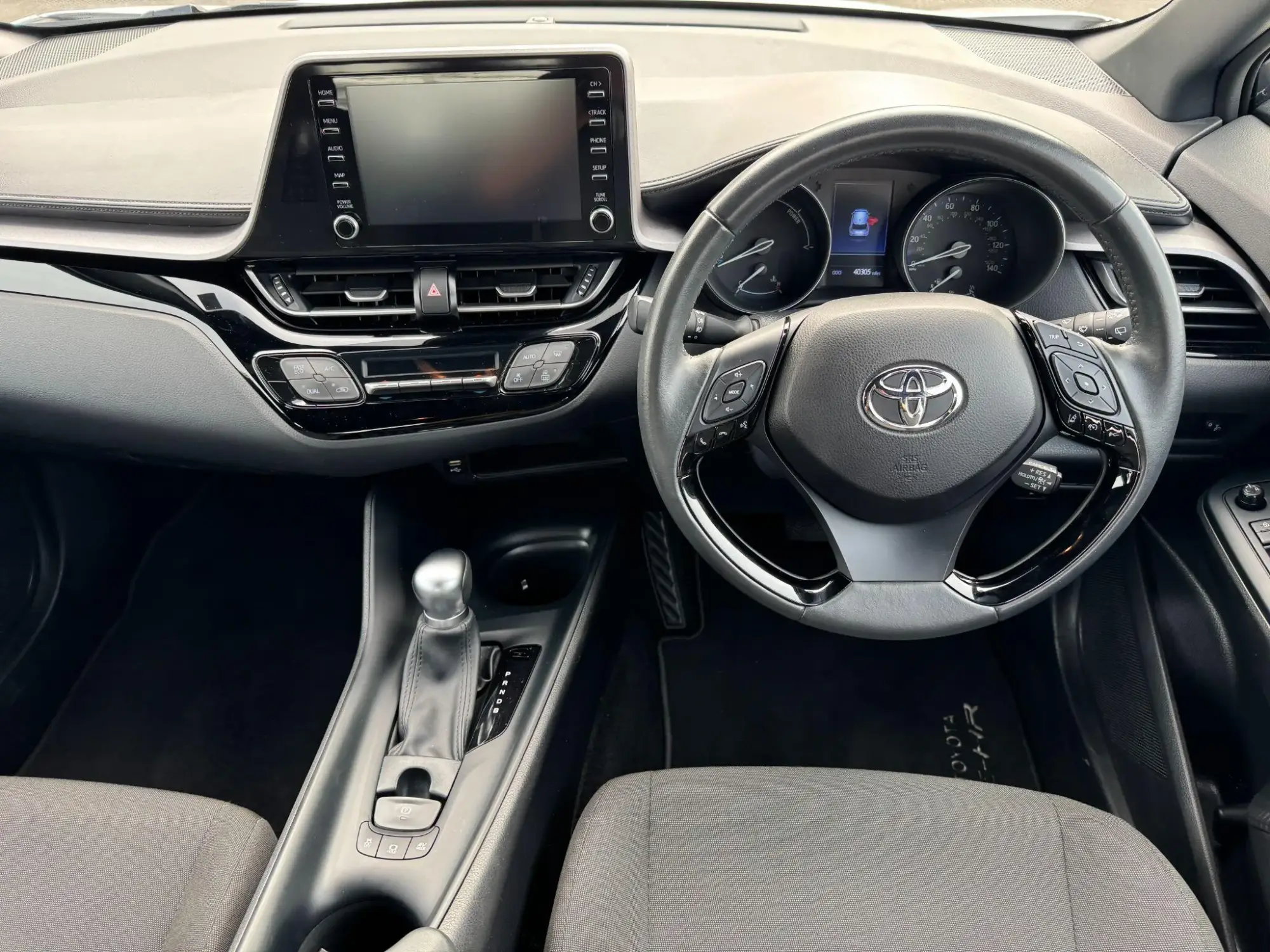 Toyota C-HR Self-Charging Hybrid Image 14 Toyota C-HR Self-Charging Hybrid Image 14