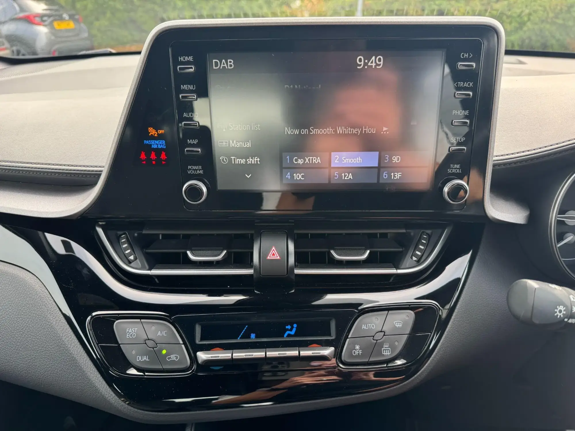 Toyota C-HR Self-Charging Hybrid Image 18 Toyota C-HR Self-Charging Hybrid Image 18
