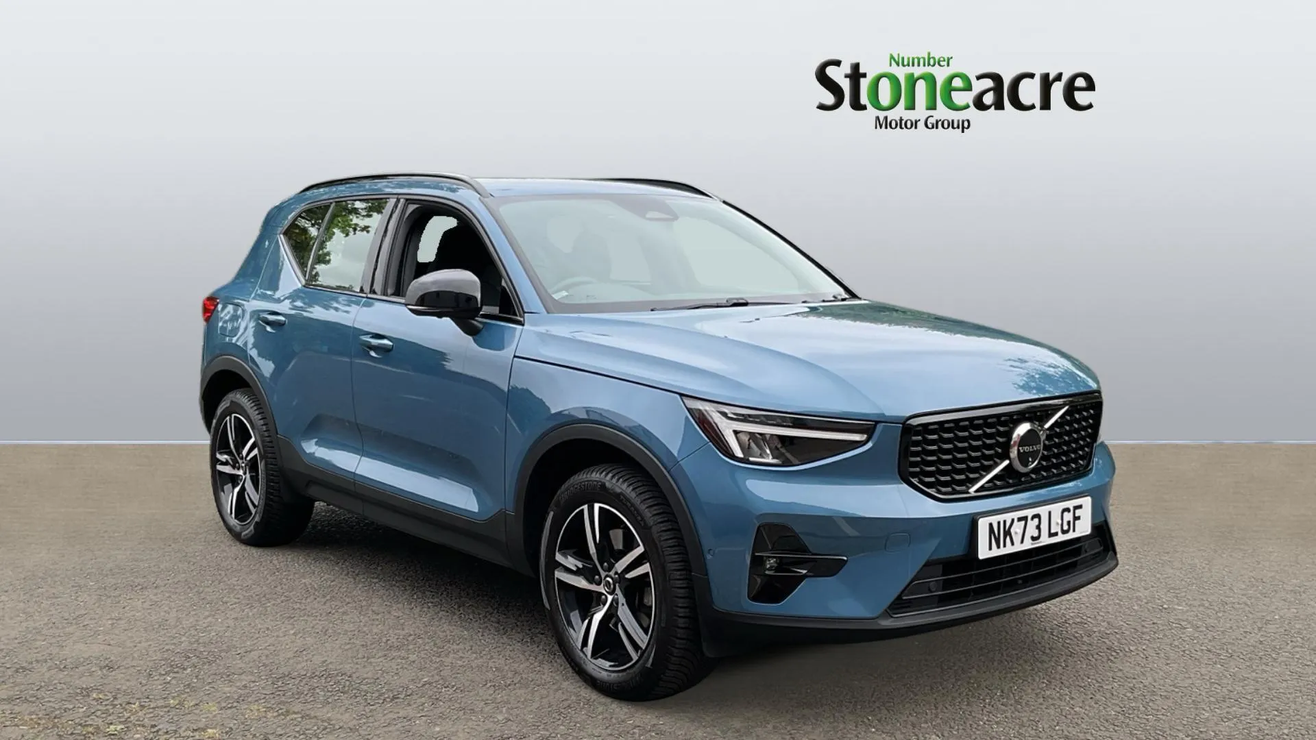 Volvo XC40 undefined 2.0 B3P Plus Dark 5dr Auto