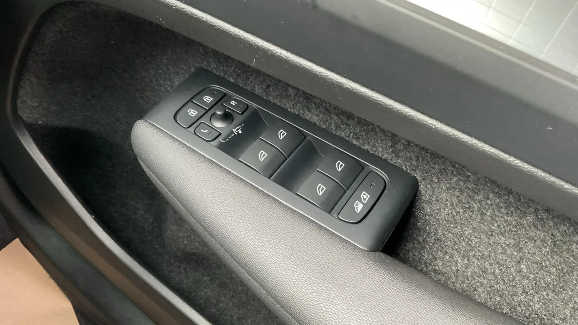 Volvo XC40 Image 24
