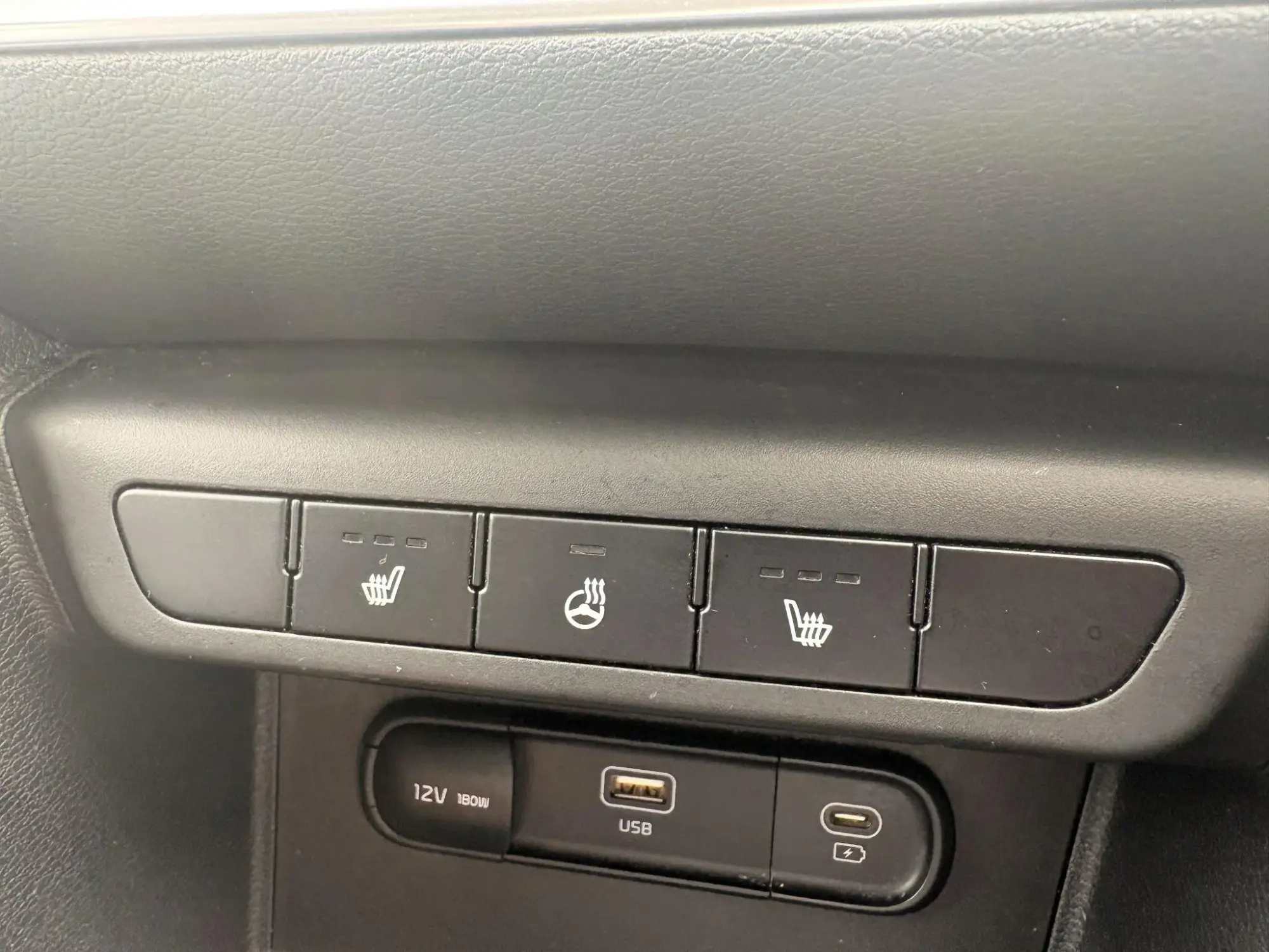 Kia Sportage Image 12