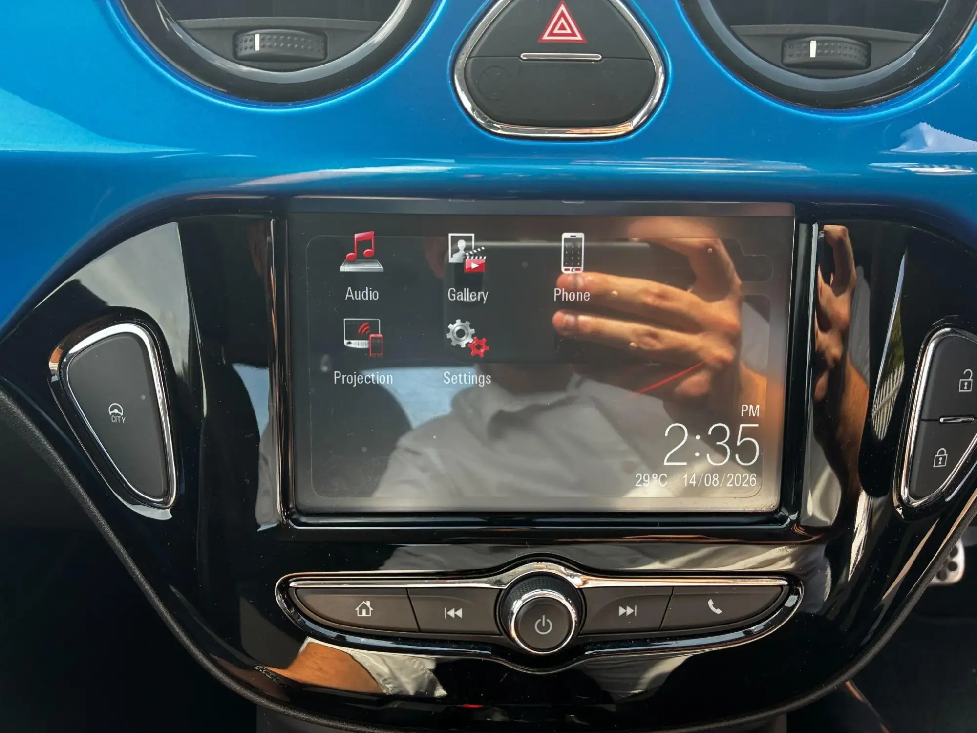 Vauxhall Adam Image 18