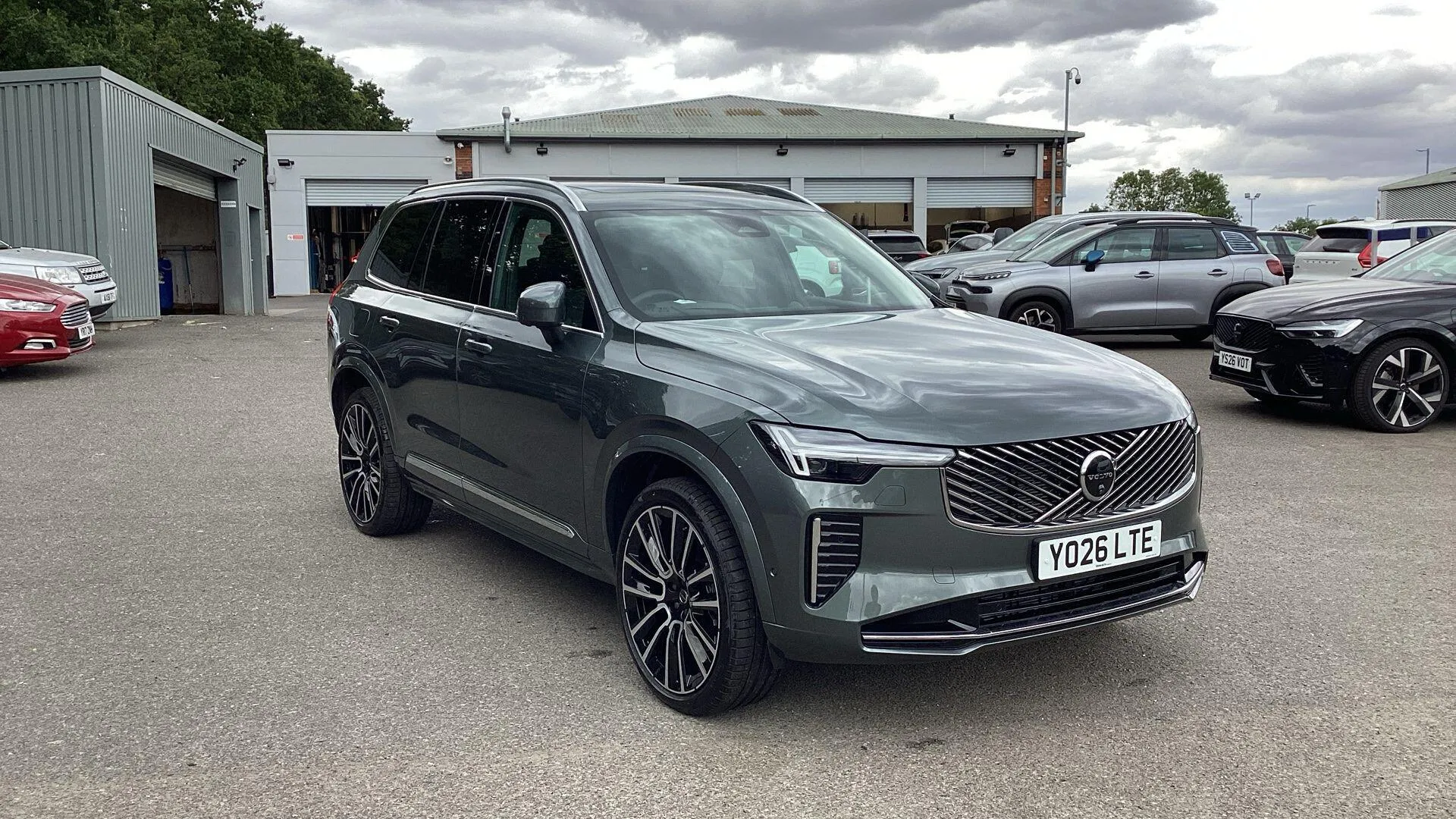 Volvo XC90 listing photo