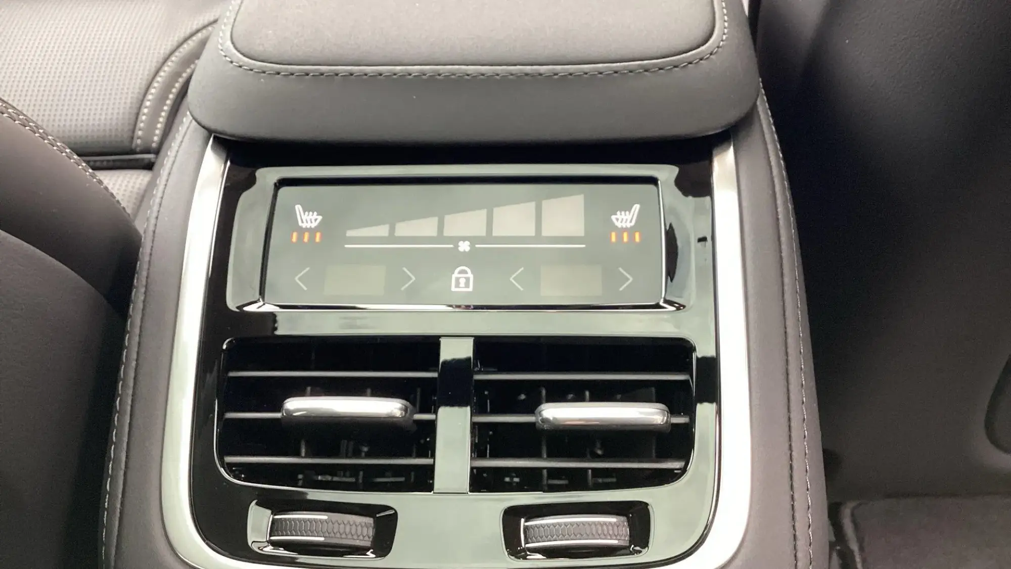 Volvo XC90 Image 34