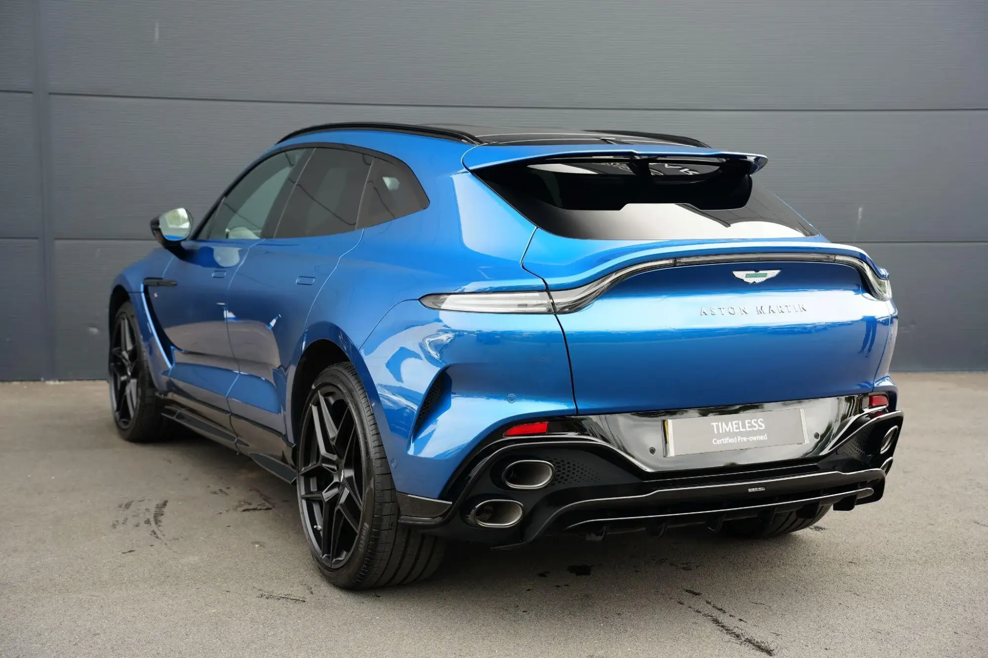 Aston Martin DBX Image 2 Aston Martin DBX Image 2