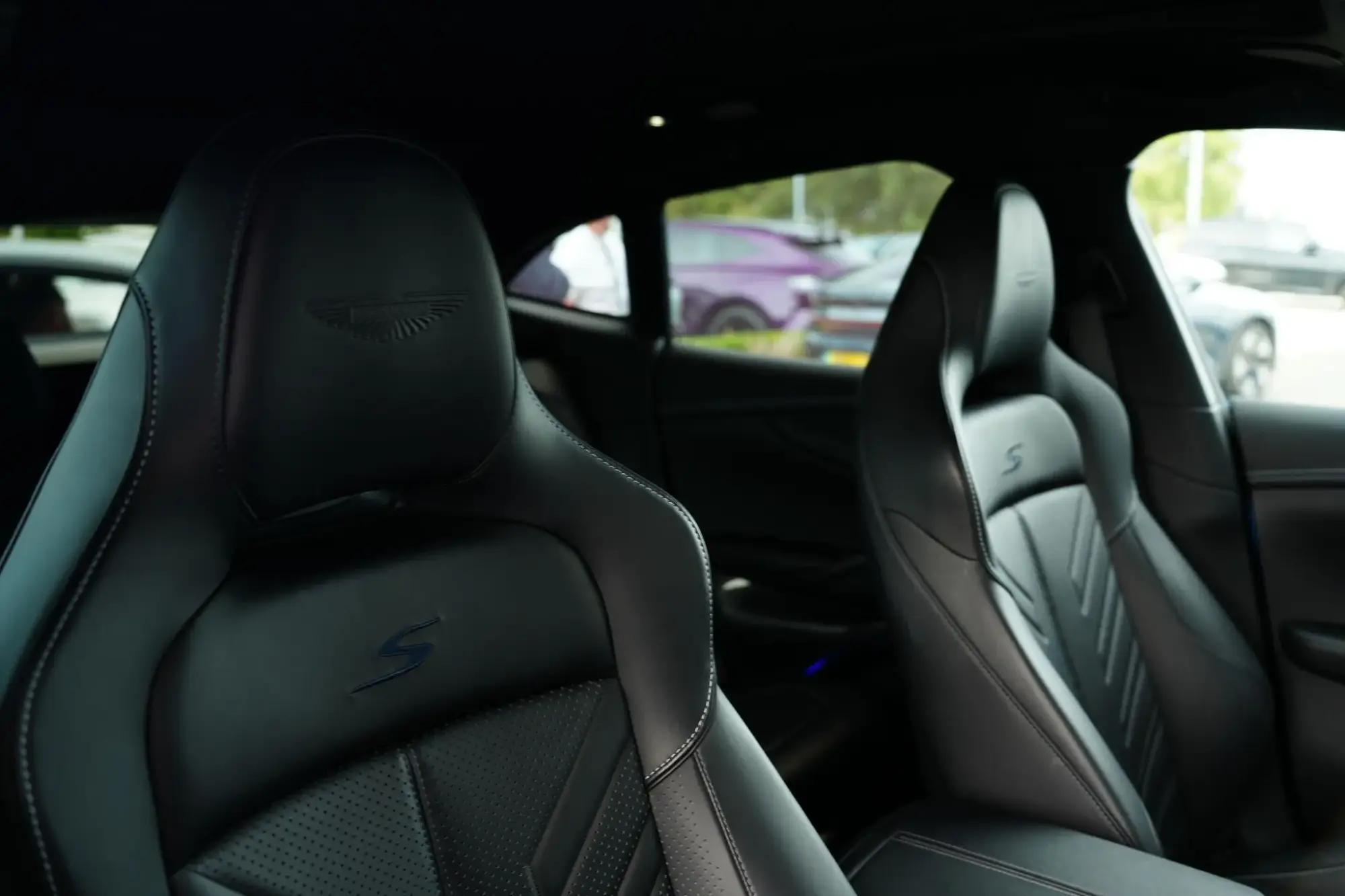 Aston Martin DBX Image 4 Aston Martin DBX Image 4