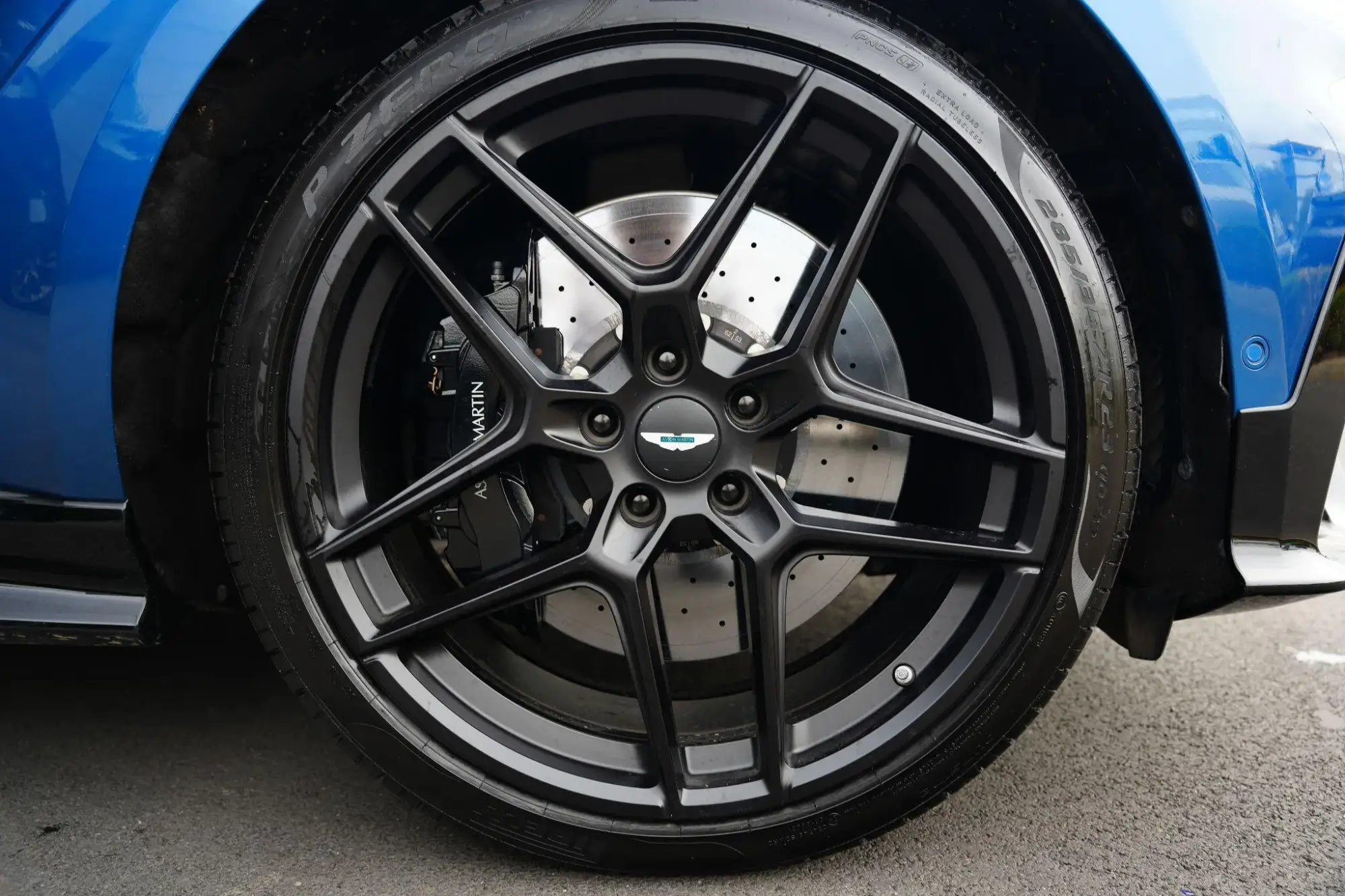 Aston Martin DBX Image 12 Aston Martin DBX Image 12