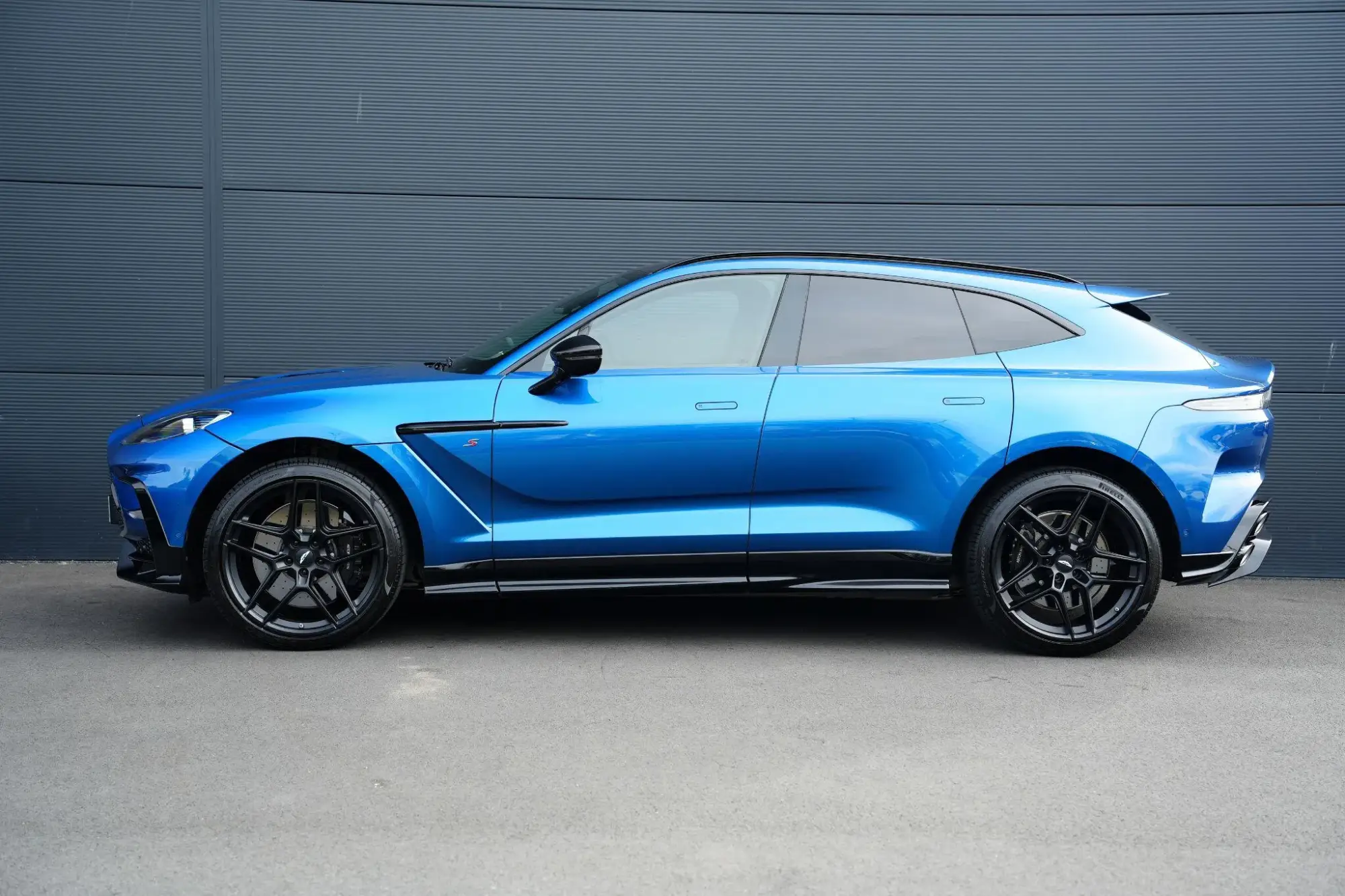 Aston Martin DBX Image 13 Aston Martin DBX Image 13