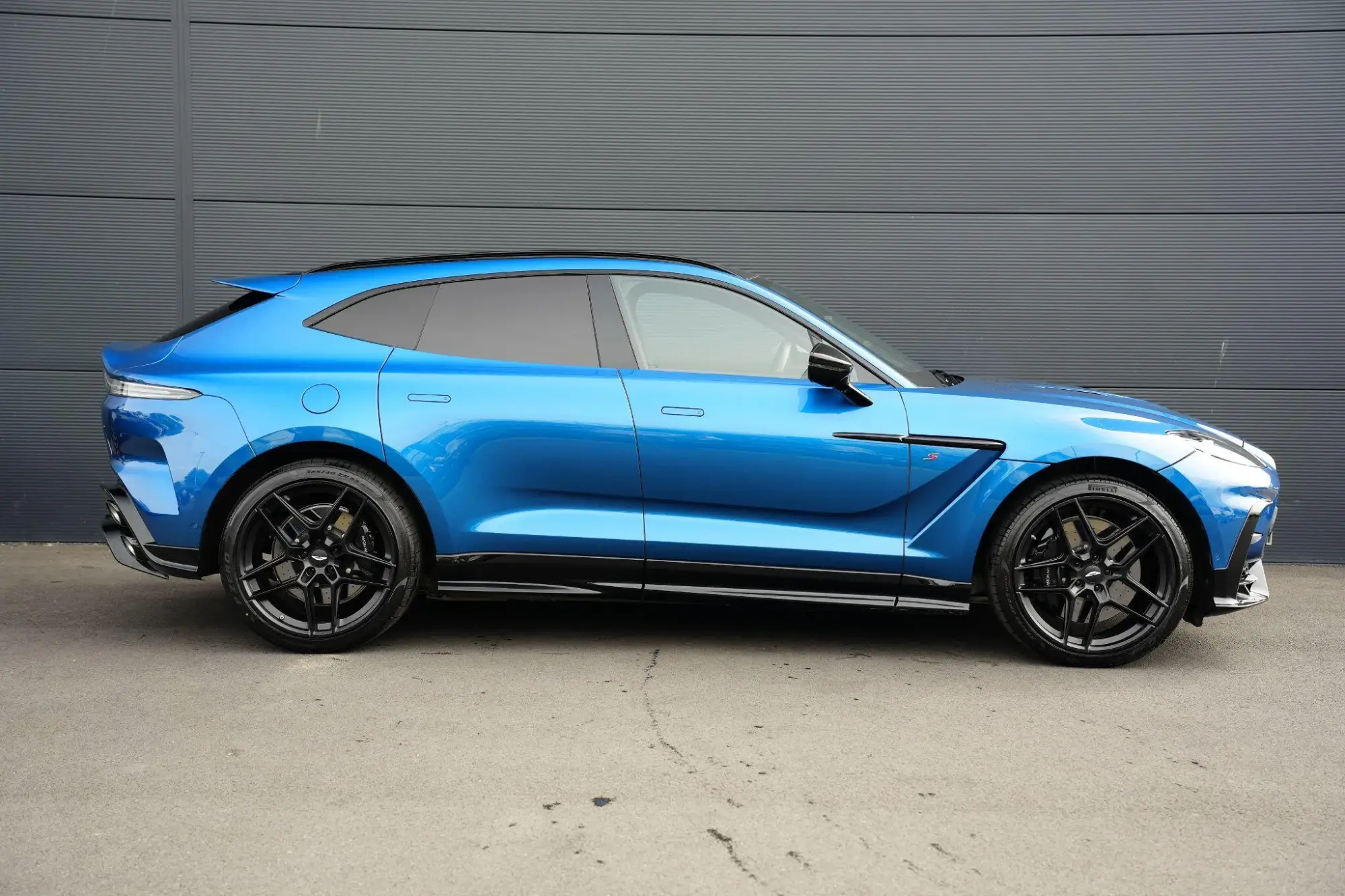 Aston Martin DBX Image 16 Aston Martin DBX Image 16