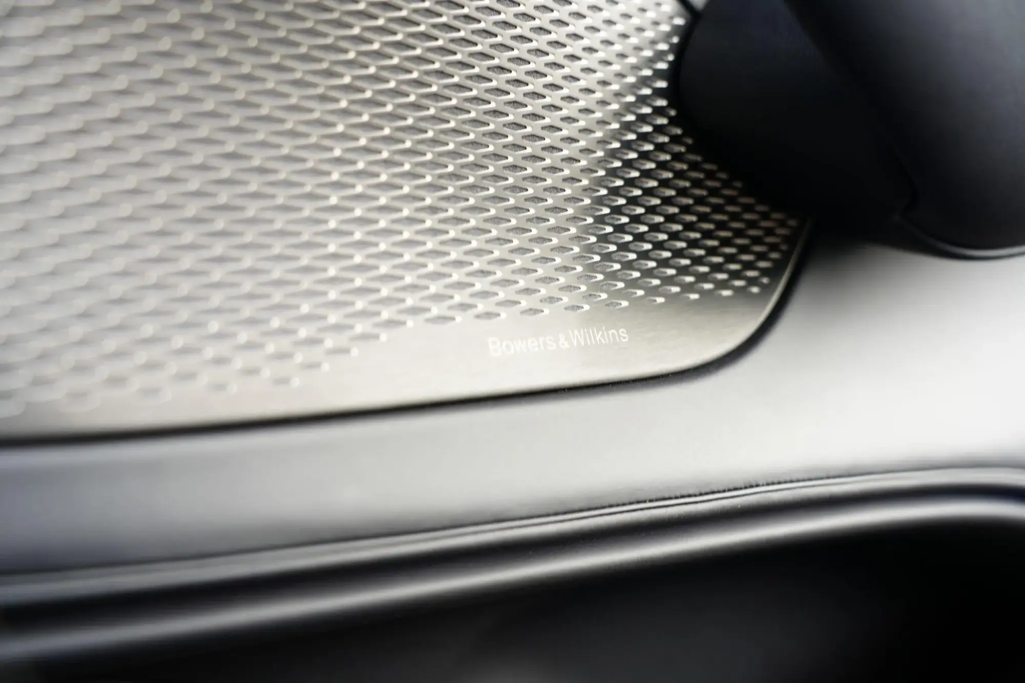 Aston Martin DBX Image 19 Aston Martin DBX Image 19