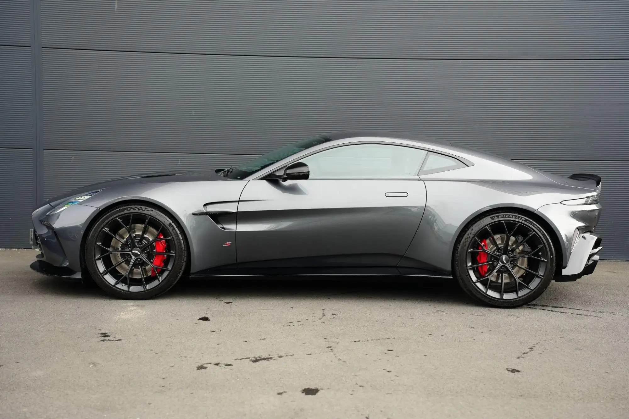 Aston Martin Vantage Image 16 Aston Martin Vantage Image 16