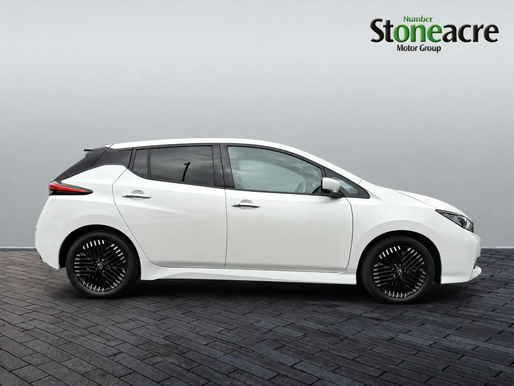 Nissan LEAF Image 2