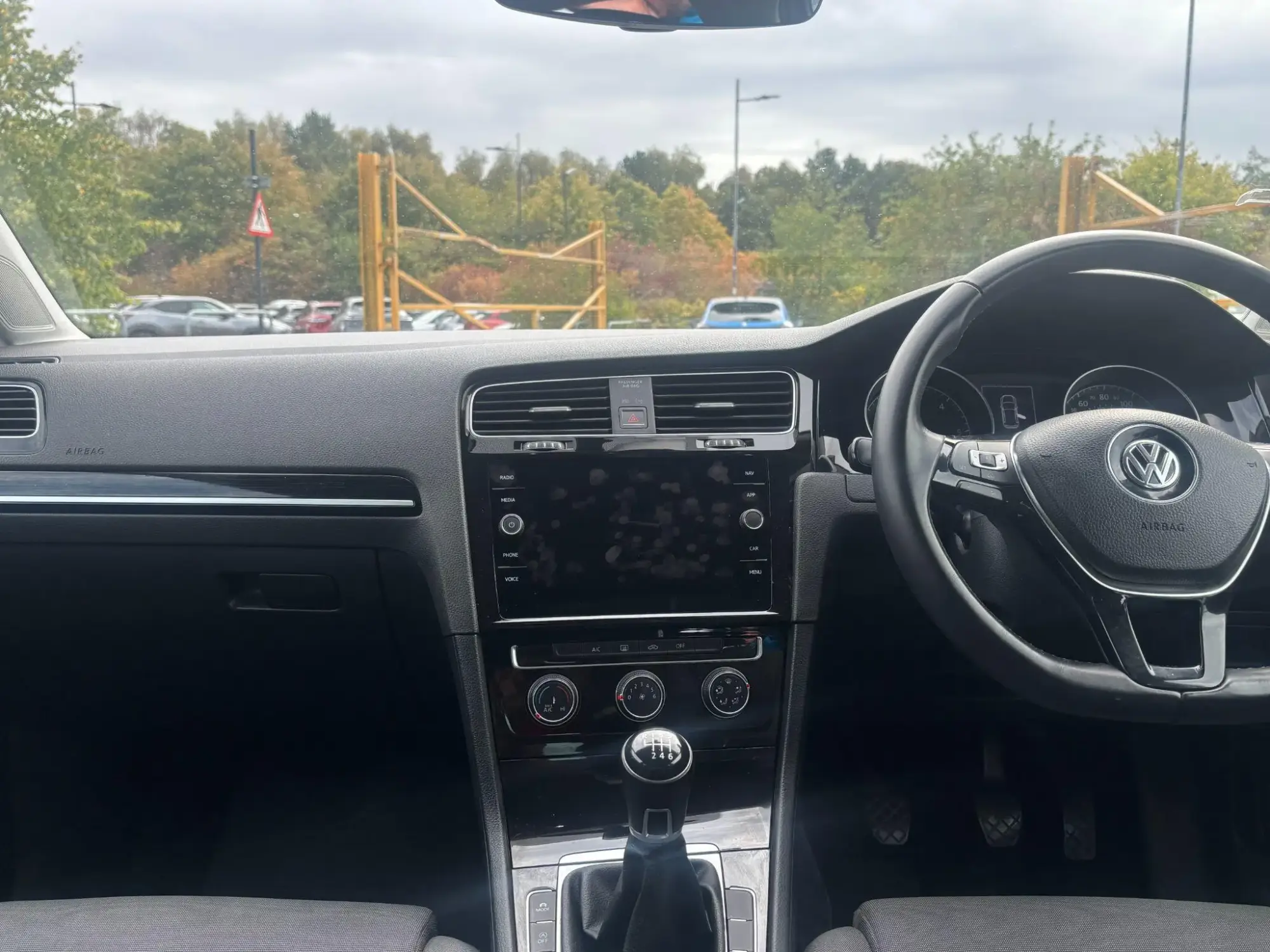 Volkswagen Golf Image 17