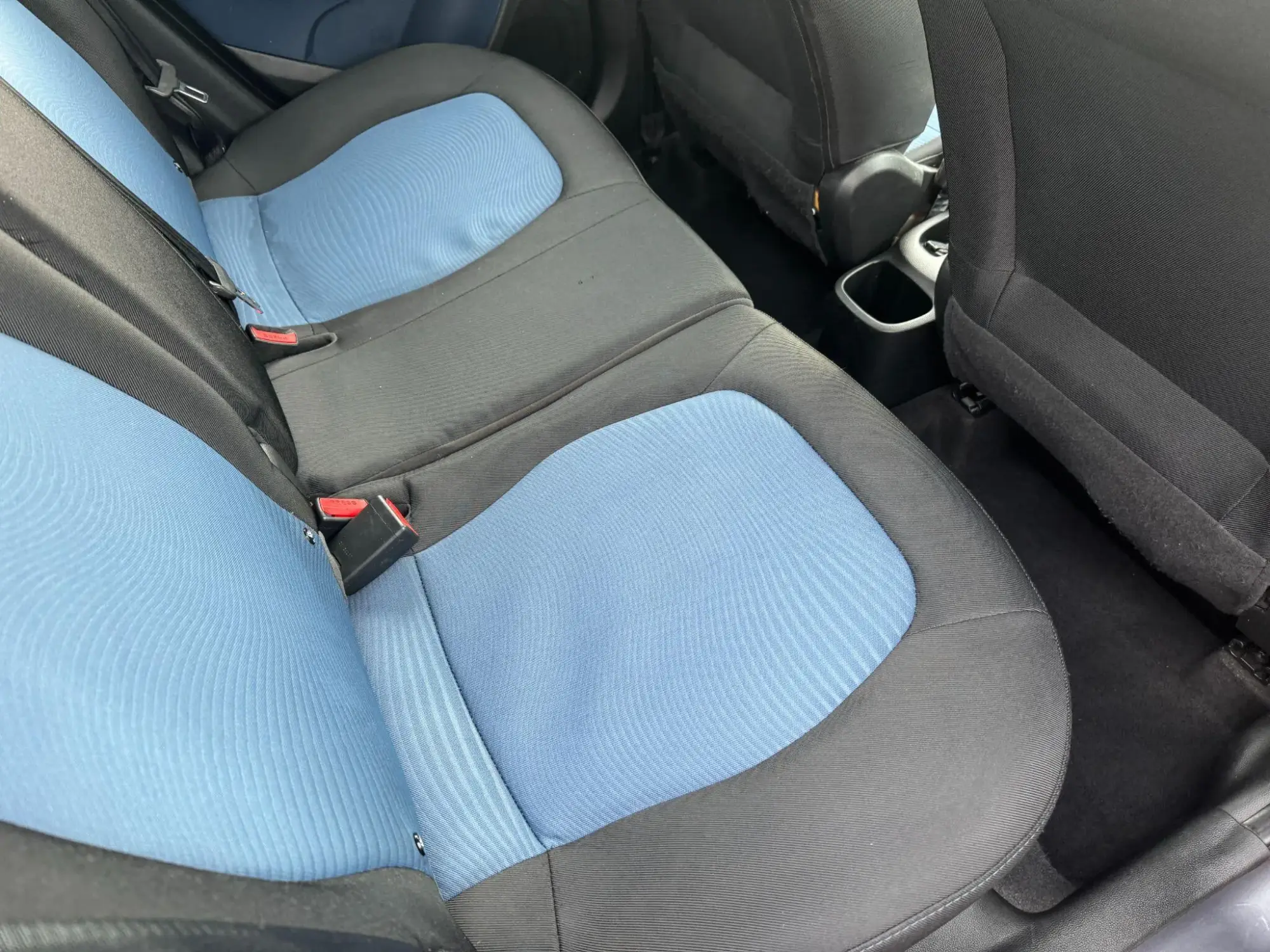 Hyundai i10 Image 12