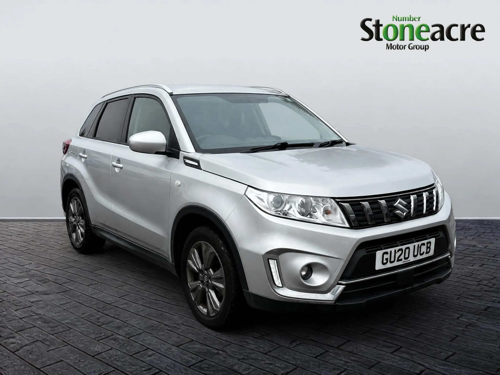 Suzuki Vitara listing photo