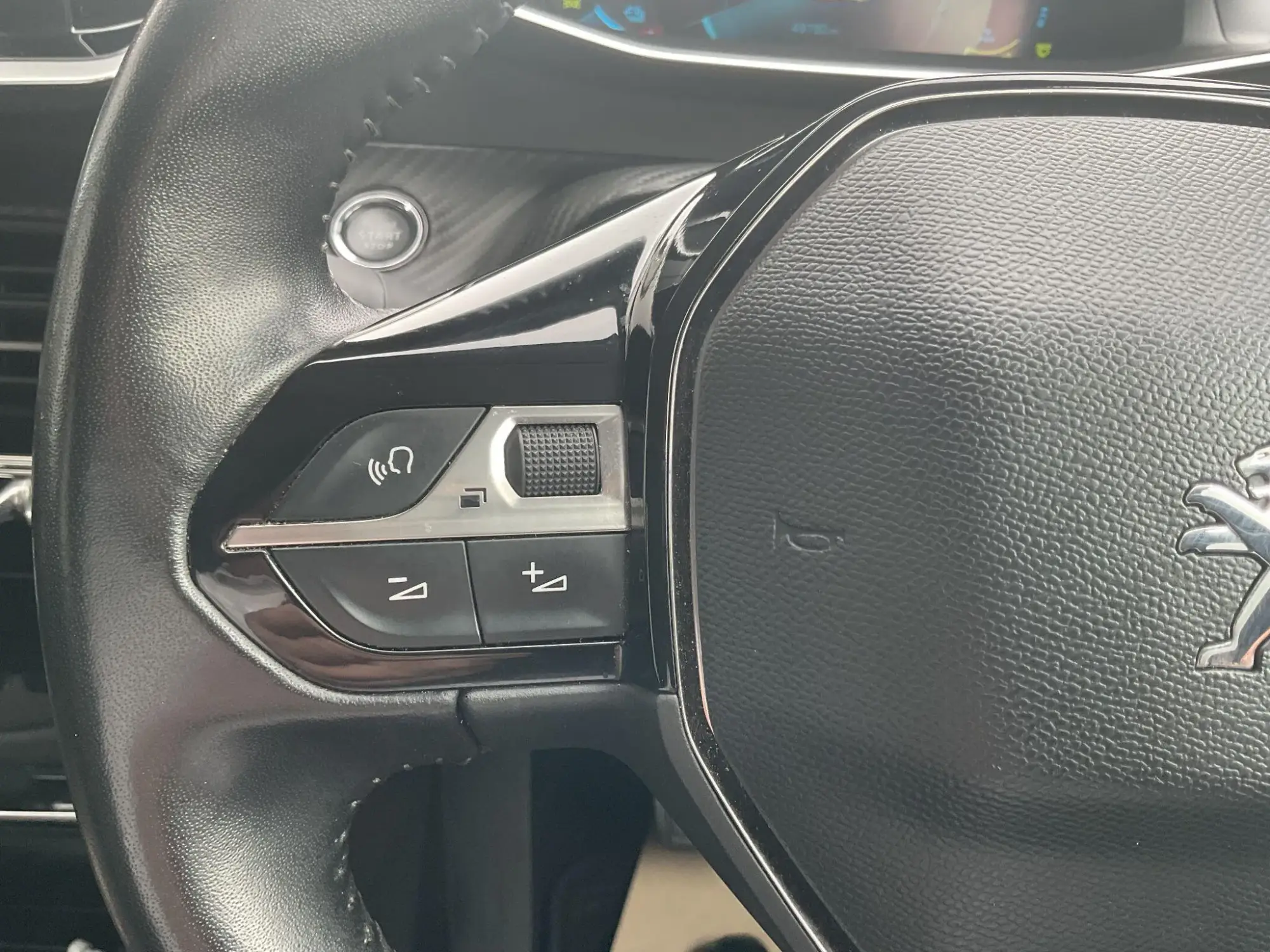 Peugeot E-208 Image 12